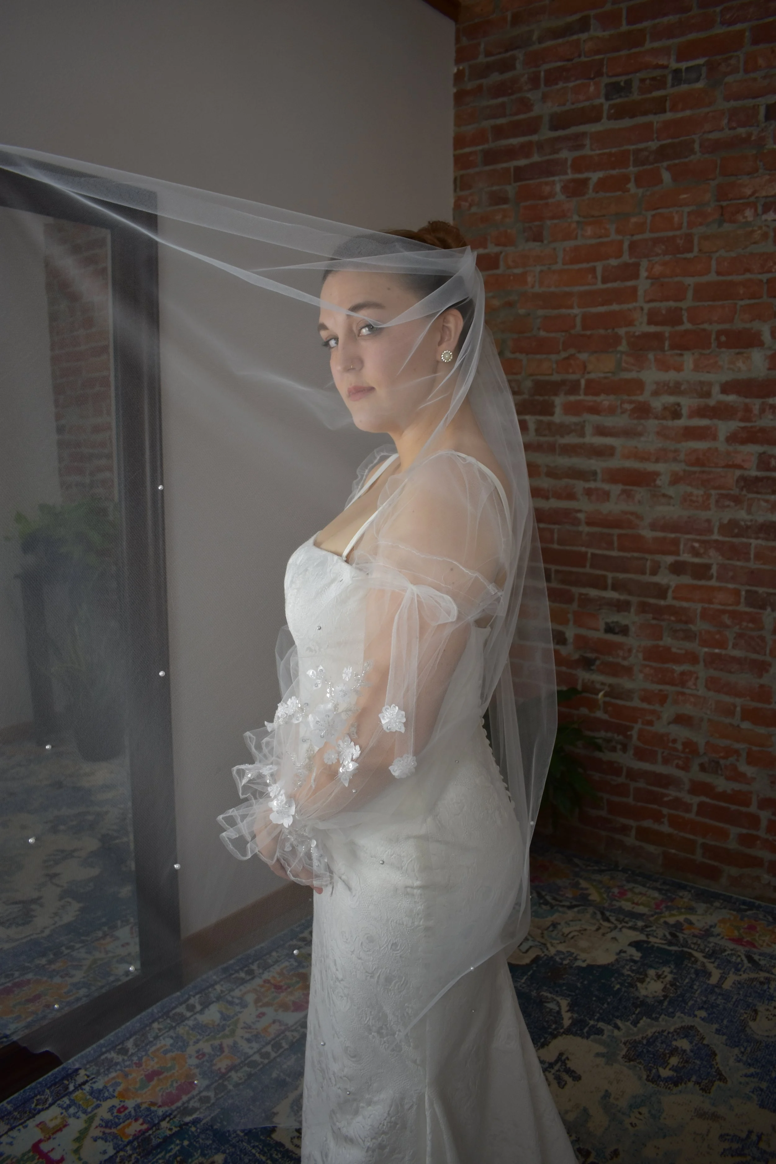 Custom Scatter Pearl Veil