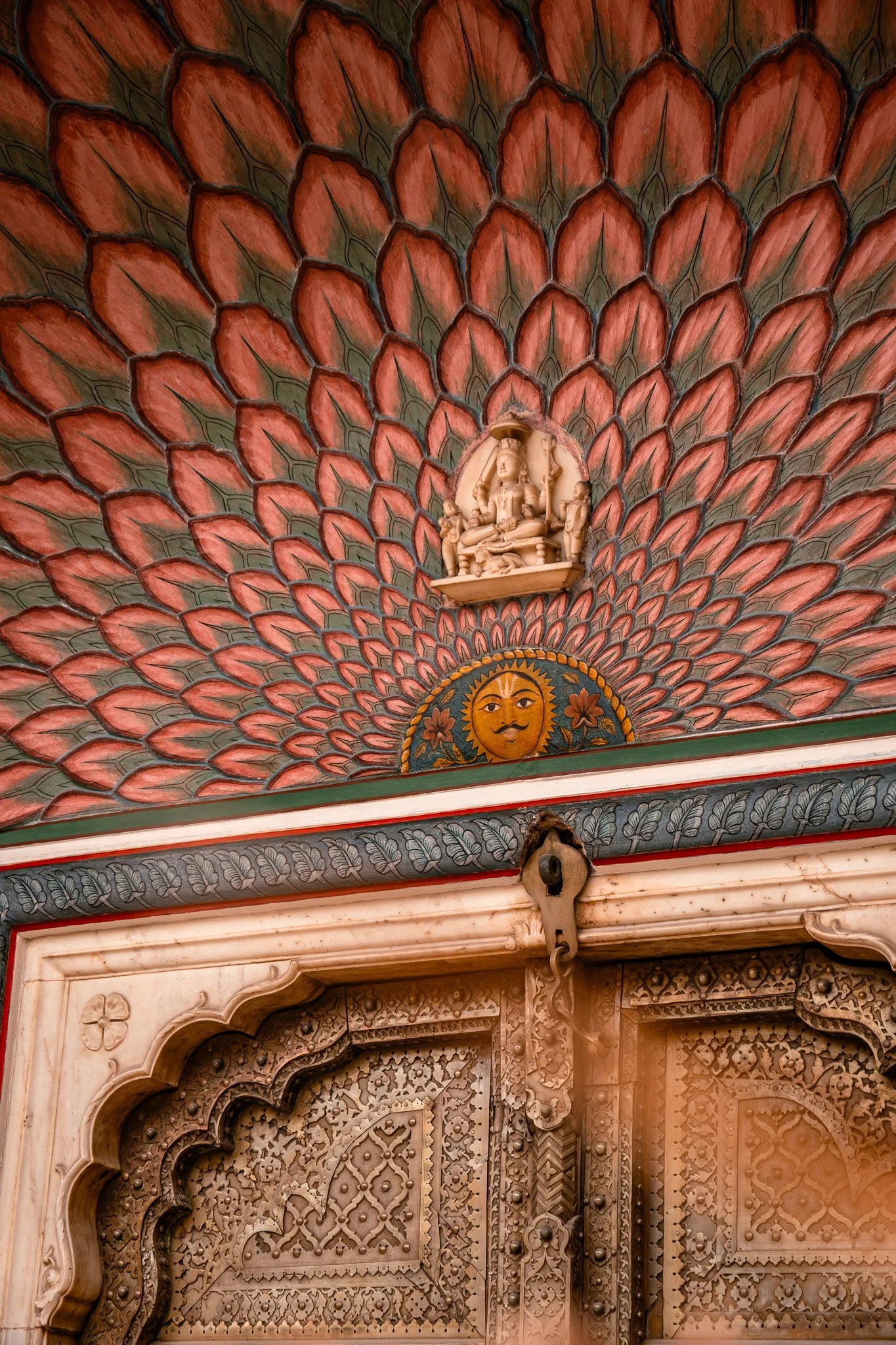 Jaipur-City-Palace-Lotus-Gate-Details.jpg