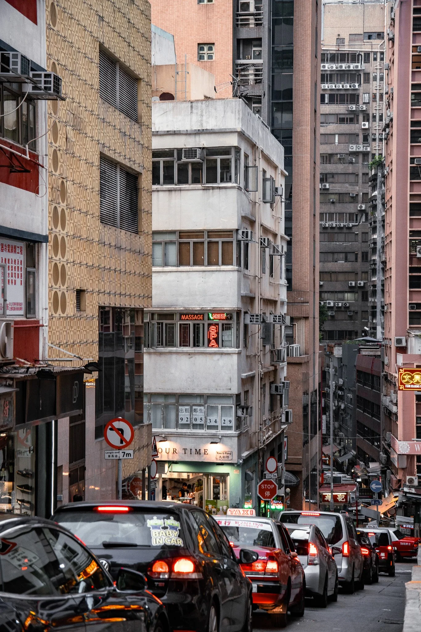 Hongkong-Innenstadt-Autos.jpg