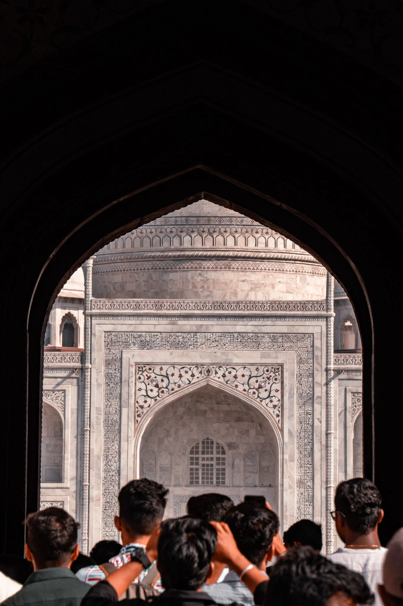 Taj-Mahal-Agra-Eingang.jpg