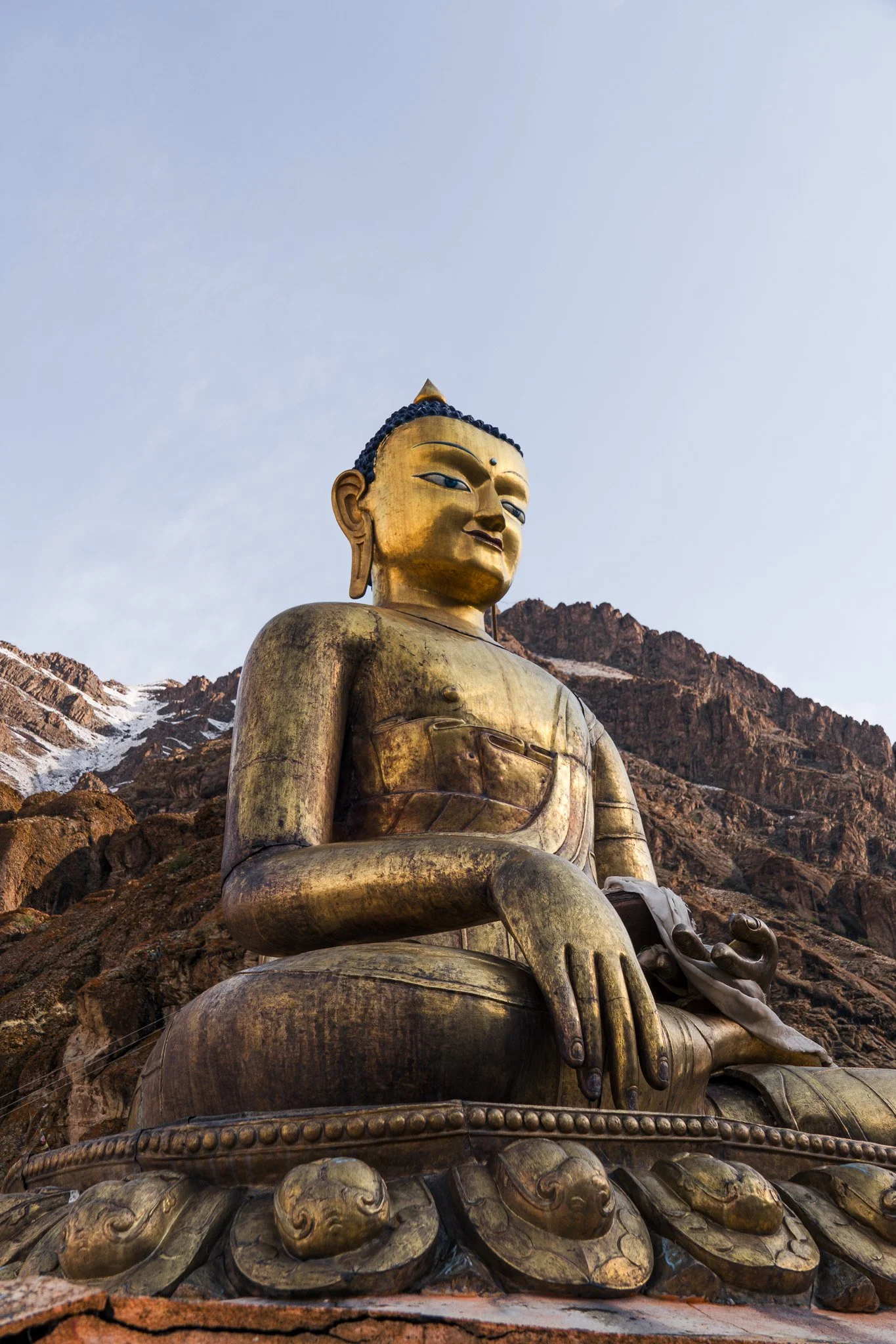 Ladakh-Hemis-Monastery-Buddha-Statue-Nahaufnahme.jpg