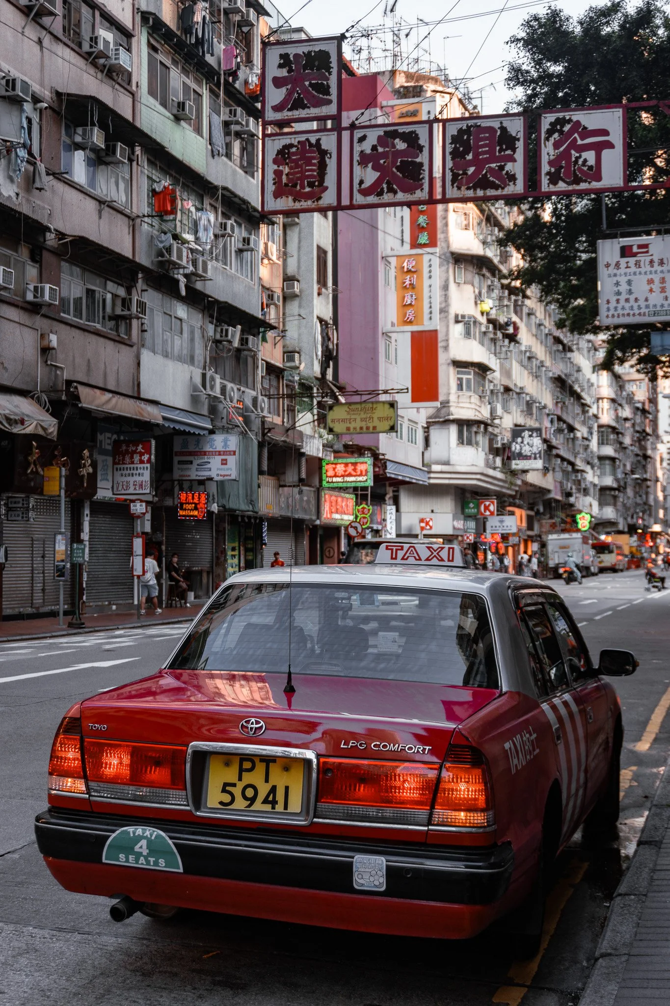 Hongkong-Taxi-Innenstadt.jpg