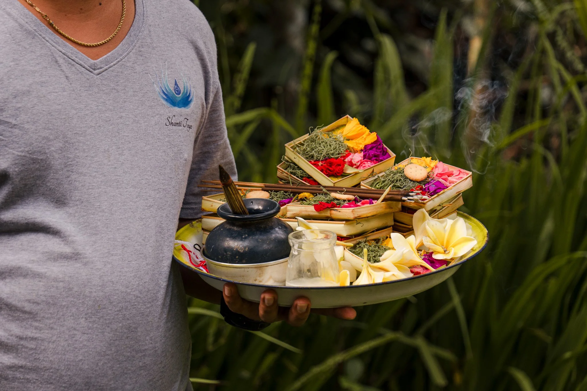 shanti-toya-opfergabe.jpg
