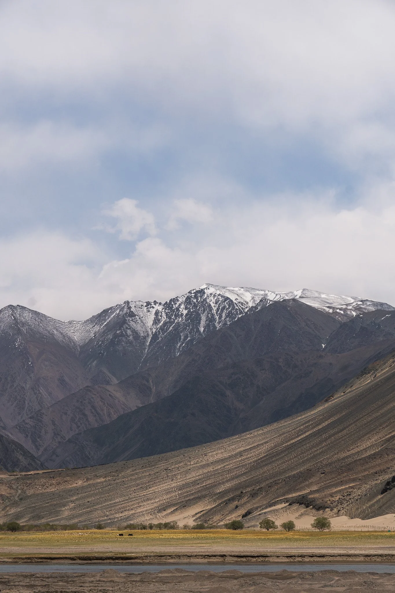 Ladakh-Landschaft-Berge-See.jpg