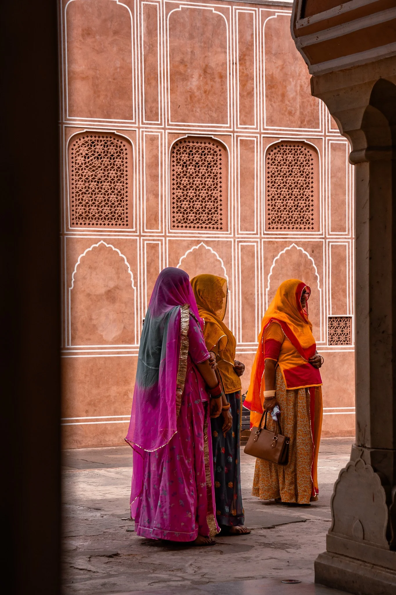 Jaipur-Chandra-Mahal-Frauen-in-Sari.jpg