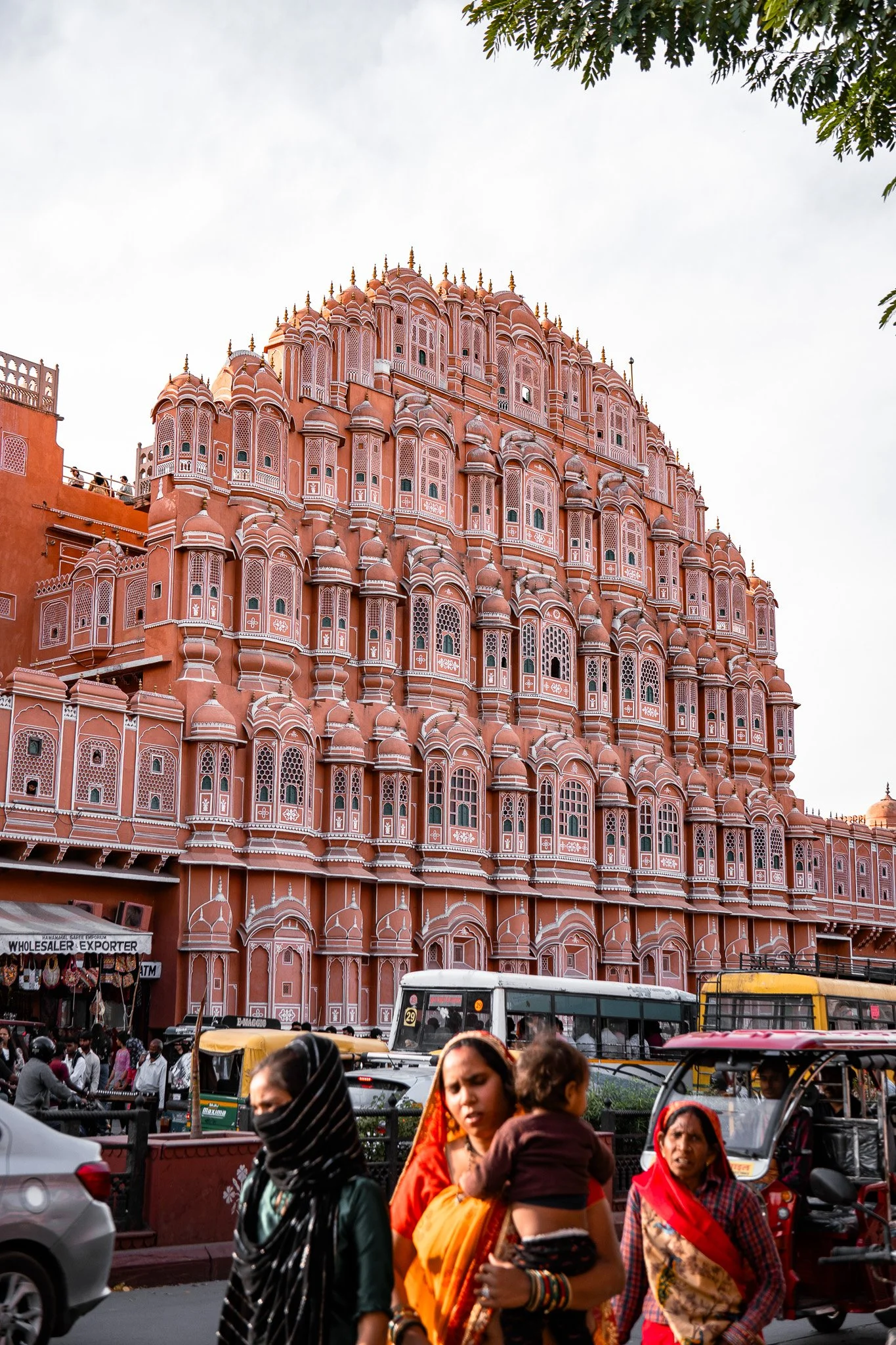Jaipur-Hawa-Mahal-Straße.jpg