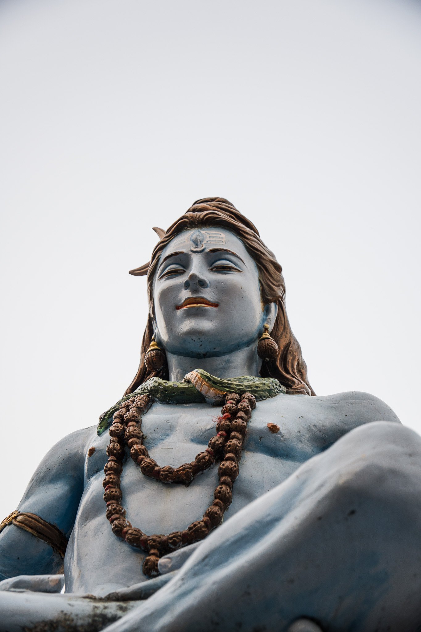 Rishikesh-Shiva-Statue-am-Ganges.jpg