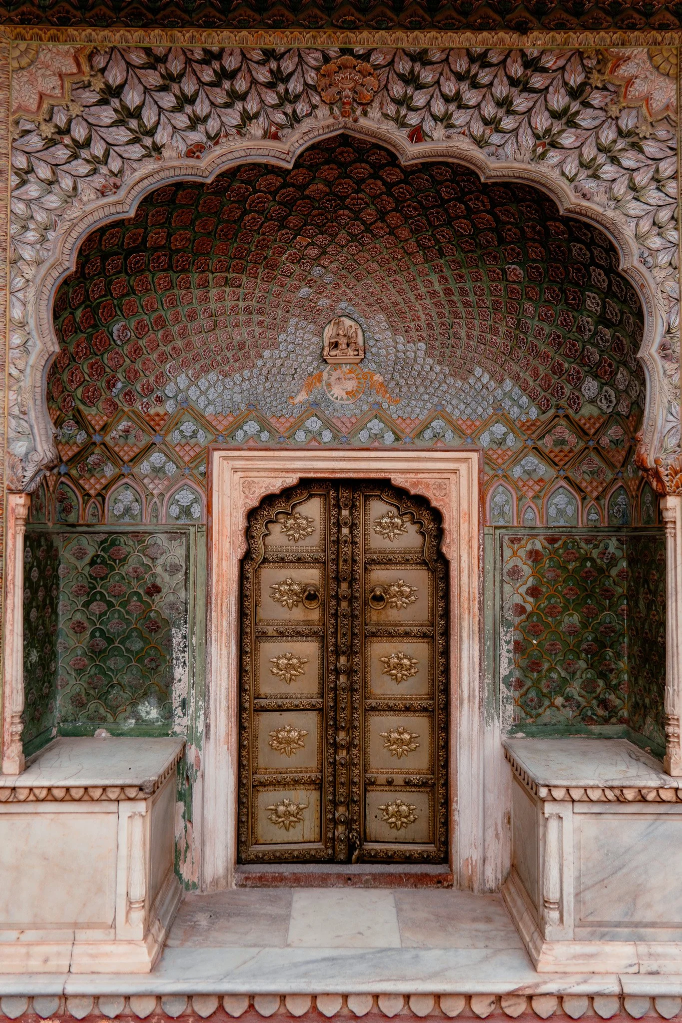 Jaipur-City-Palace-Rose-Gate.jpg