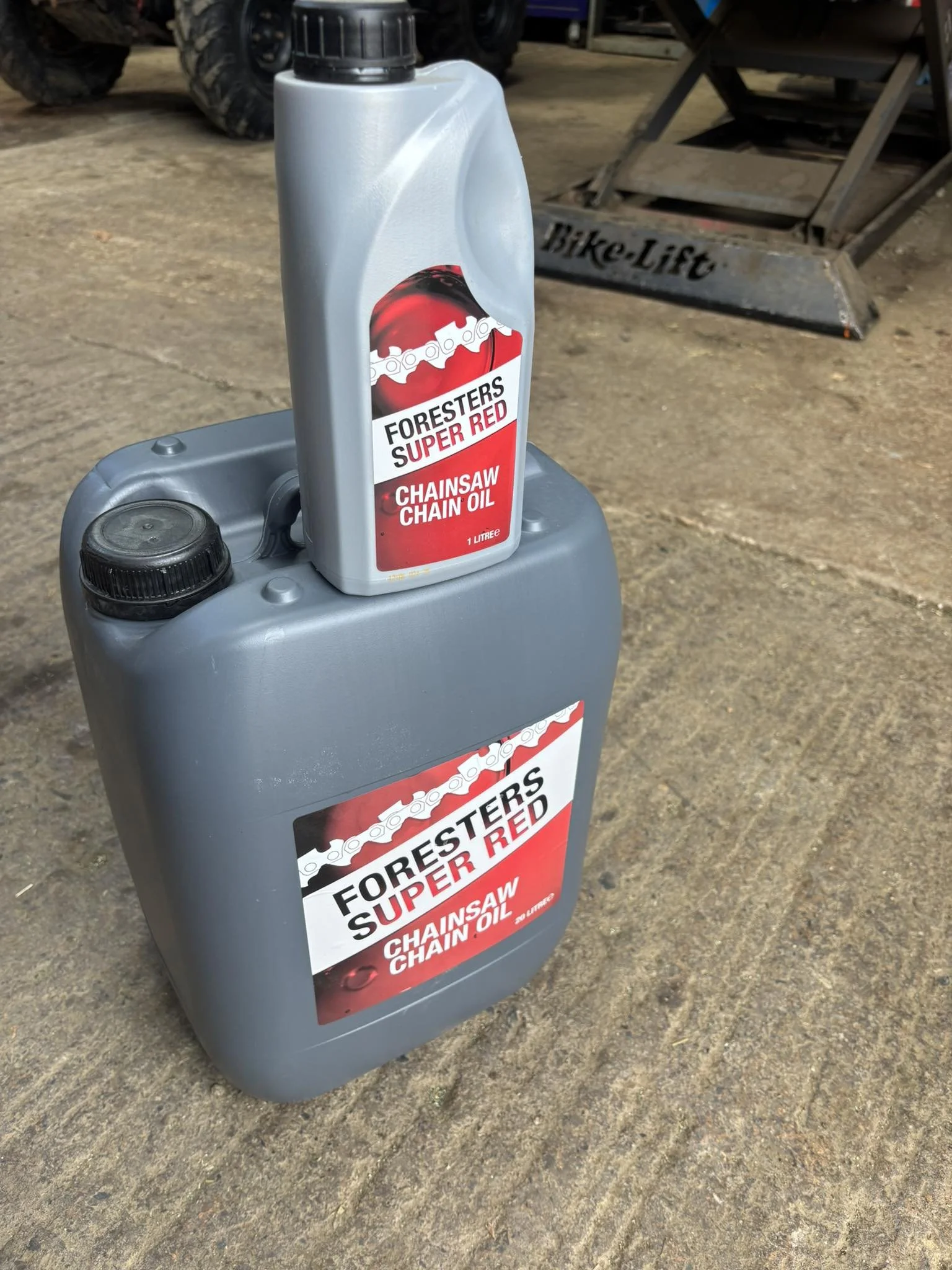 Foresters Super Red Chain Oil