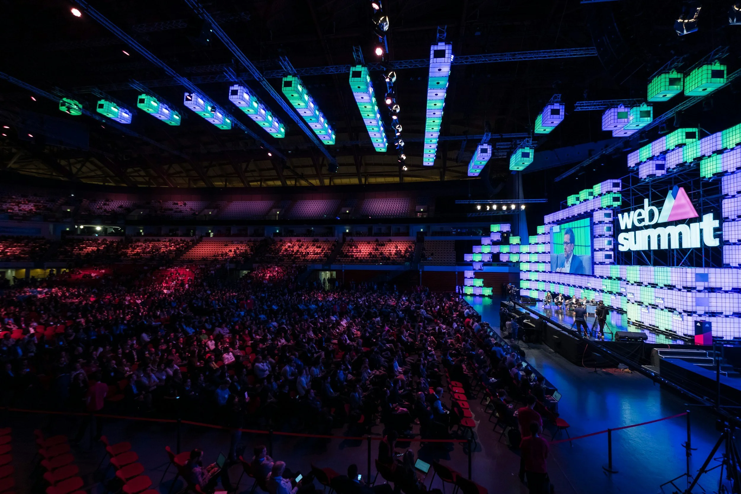 Large business event keynote speaker