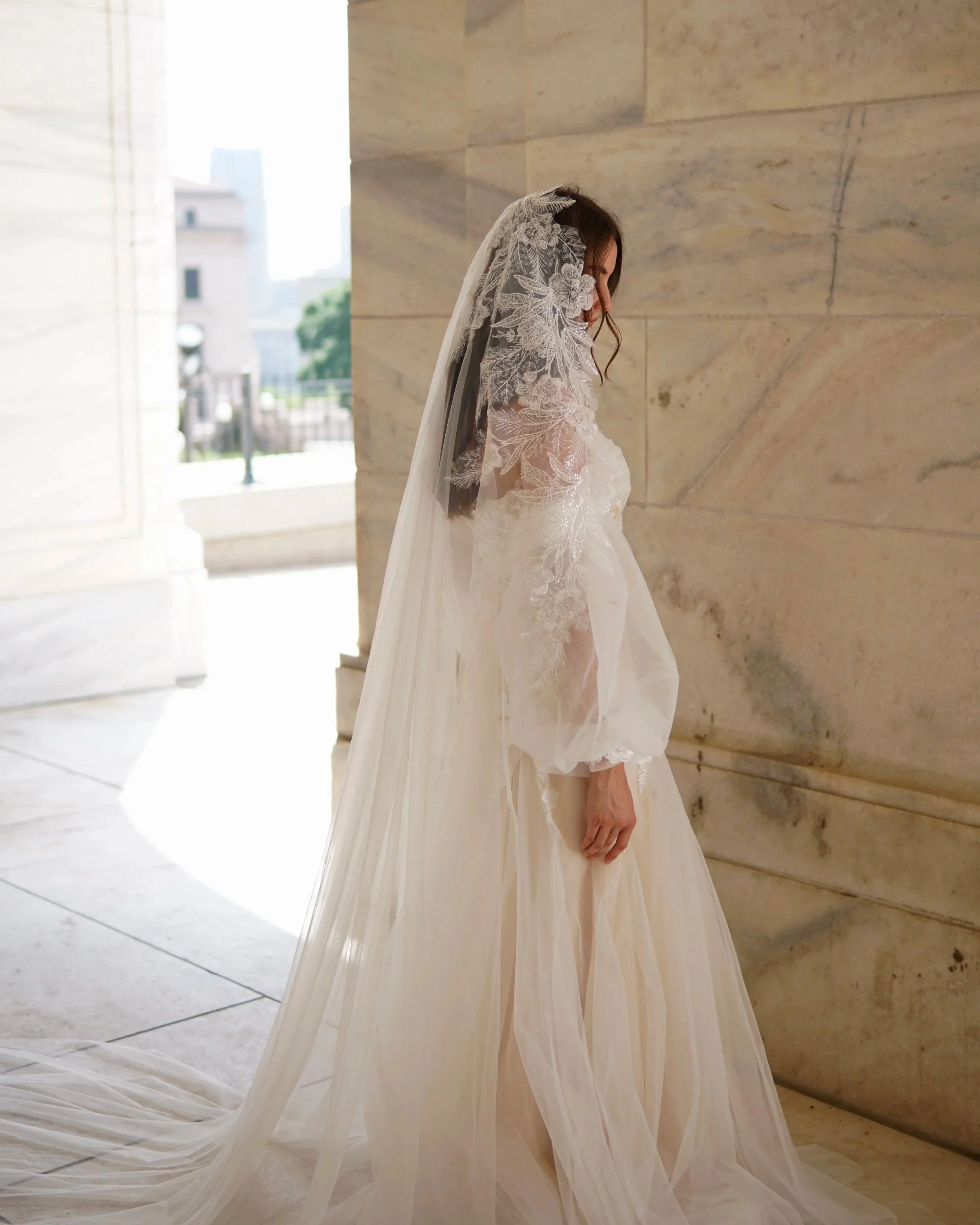 Eliana - Mantilla Veil