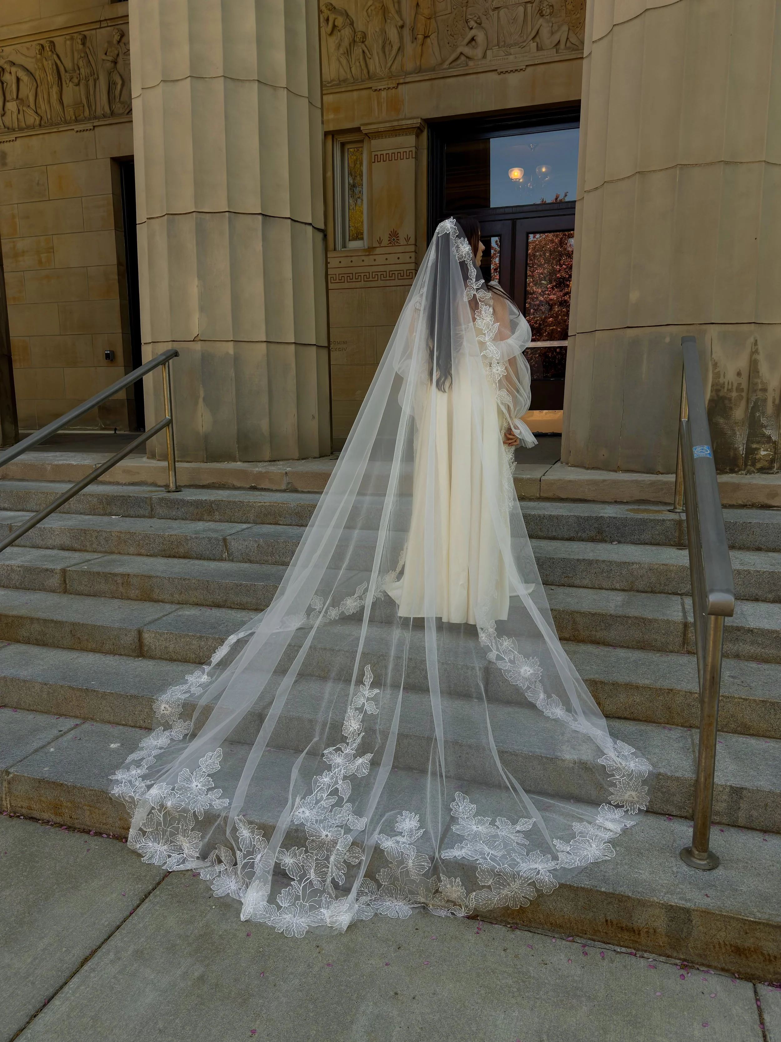 Jocelyn - Beaded Floral Lace Bridal Veil