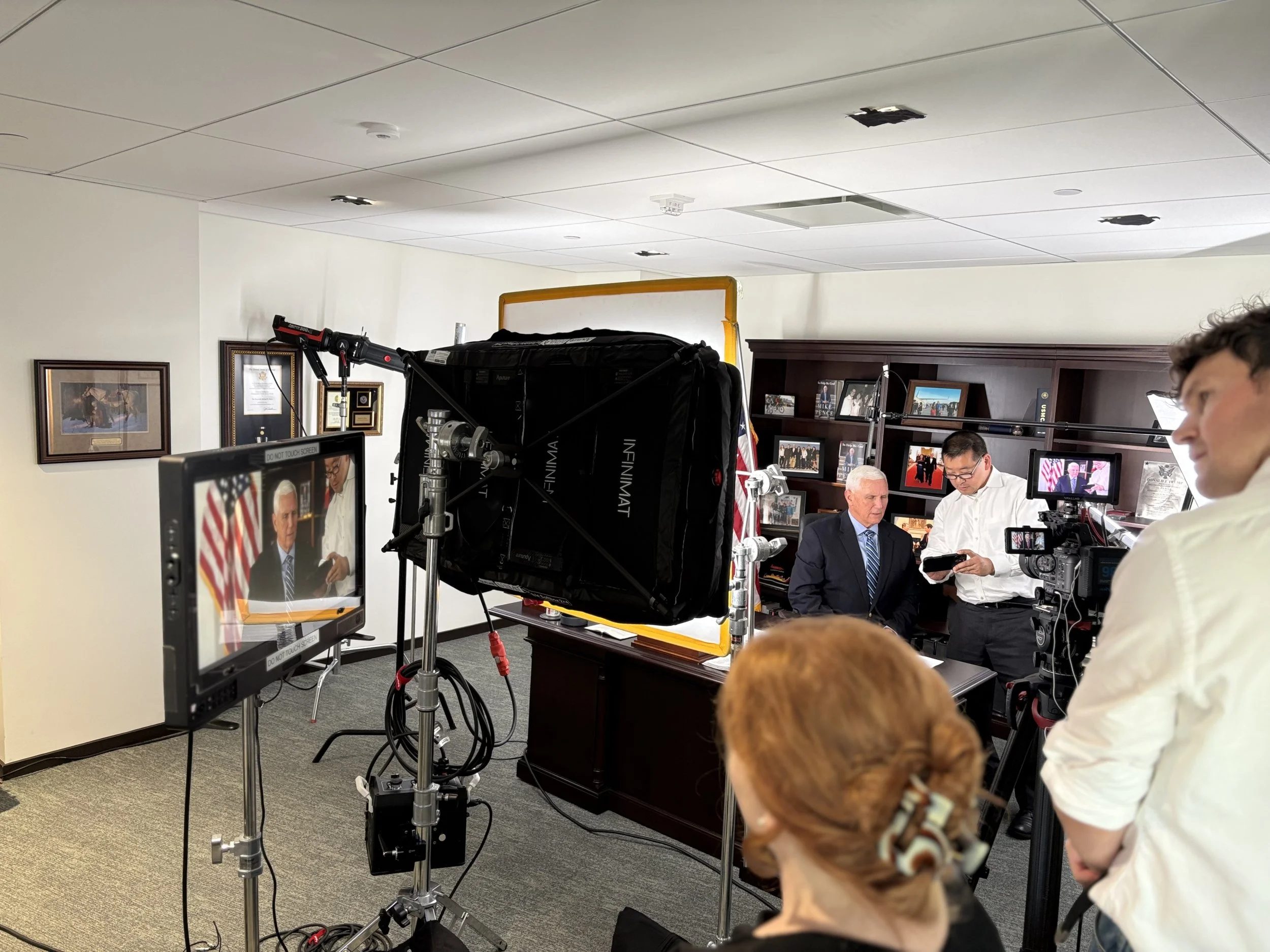 Key Grip - Corporate "Mike Pence" interveiw 