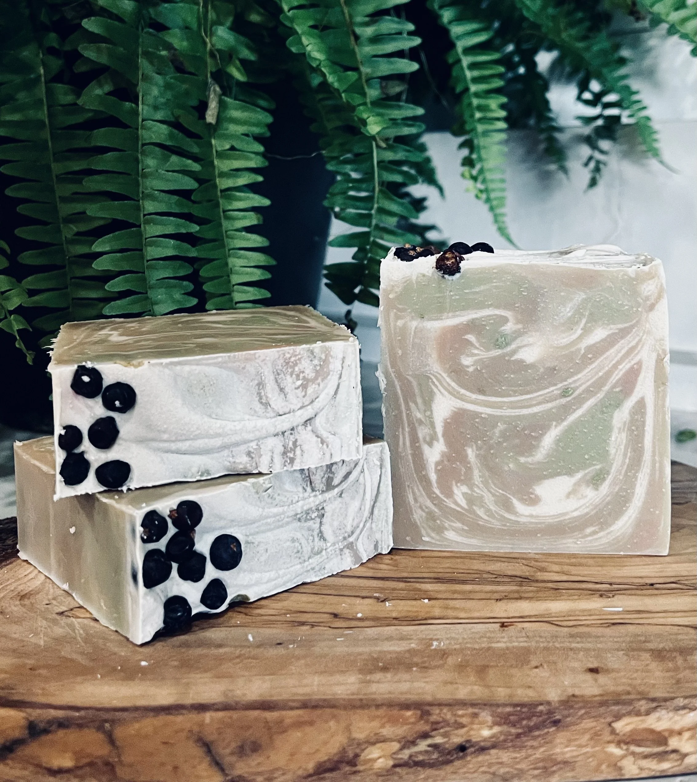Pic Bar soap Juniper & mint.jpeg