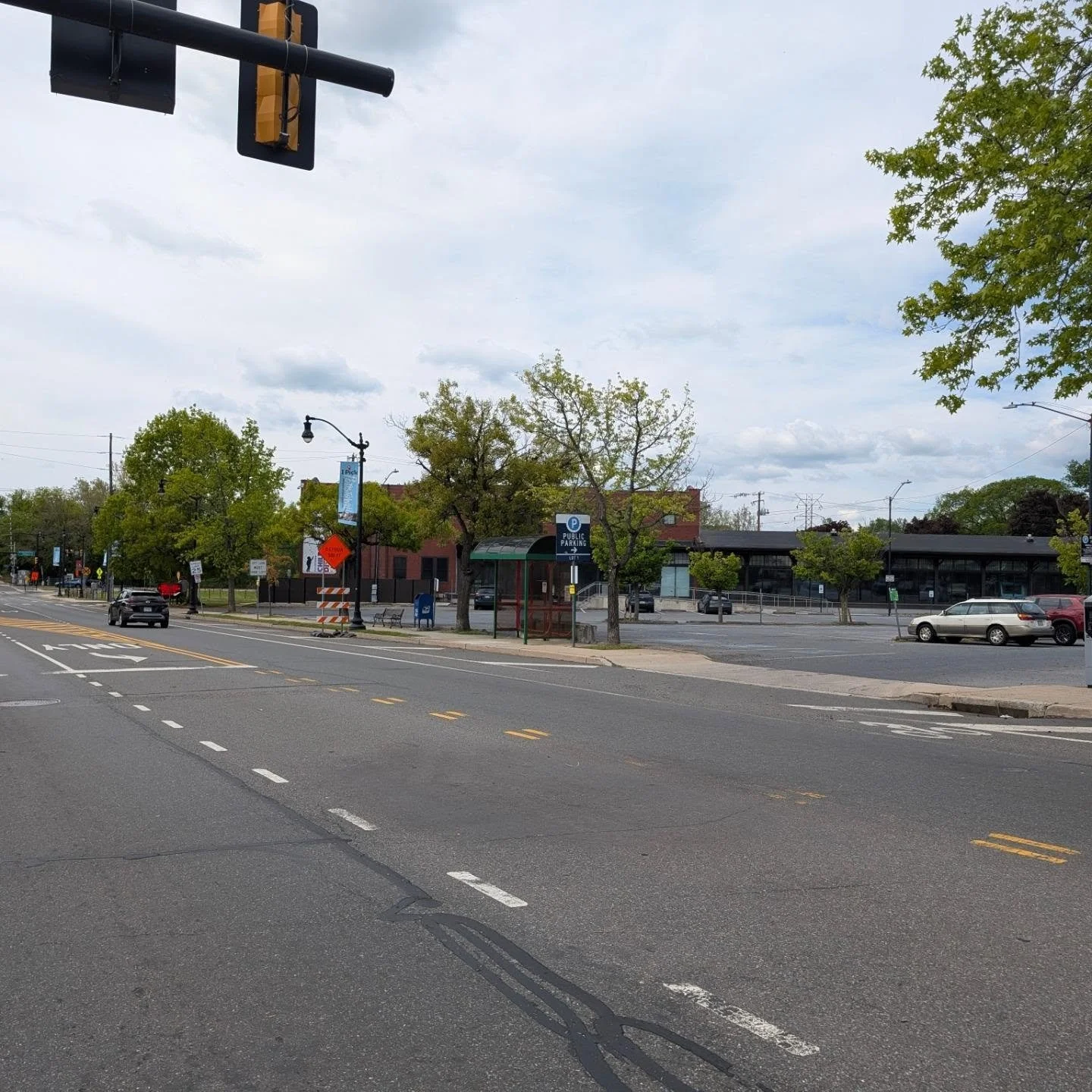 If you're coming to the gallery today to see "Resist!" or for the performance by @melange_contemporarydanceco tonight, you will have to navigate around a road closed sign on Hanover and South St. But you CAN get to the public lot (50&cent;/