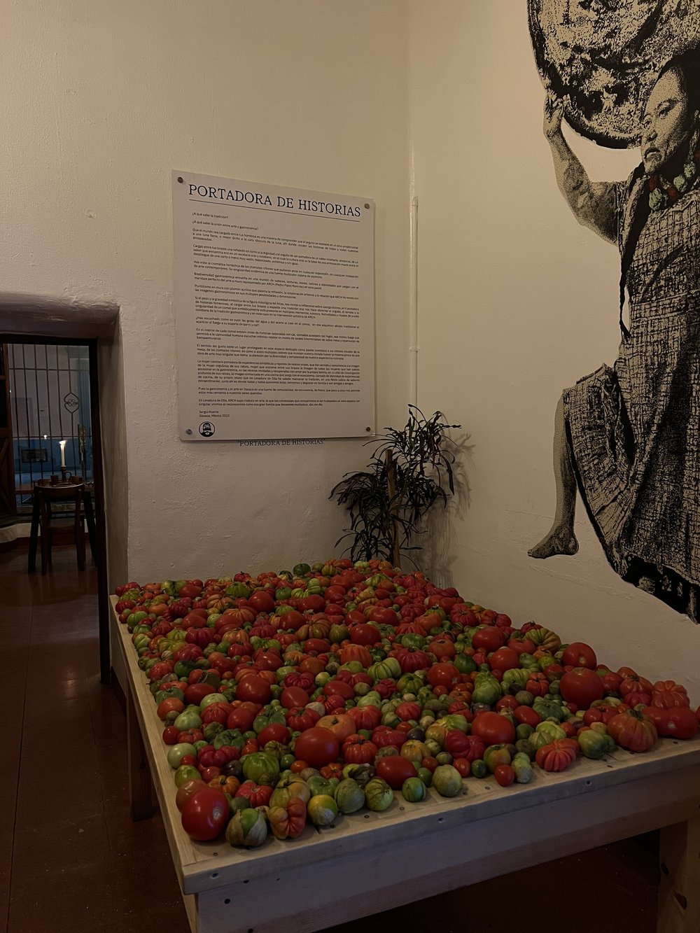 tomato table at levadura de olla restaurante