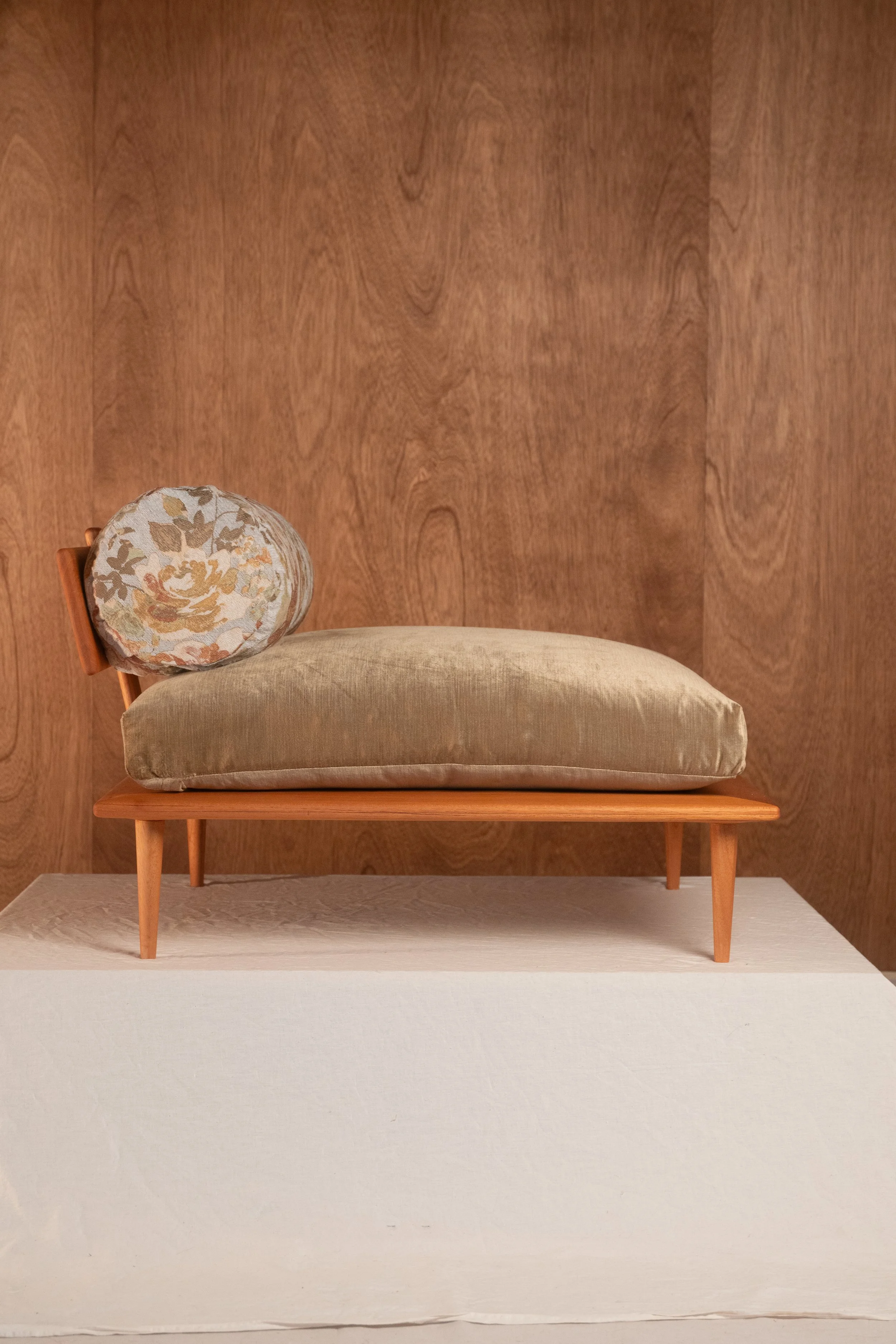Iona Lounger | VC | Floral Bolster | SC