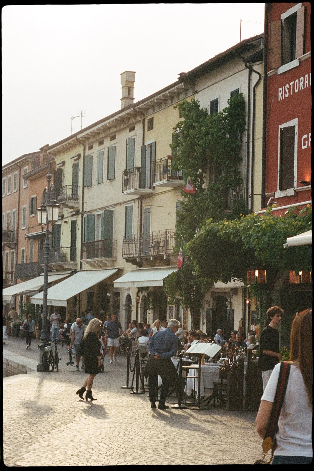 Villa-Le-Bolli-Analog Wedding Photos-018.jpg