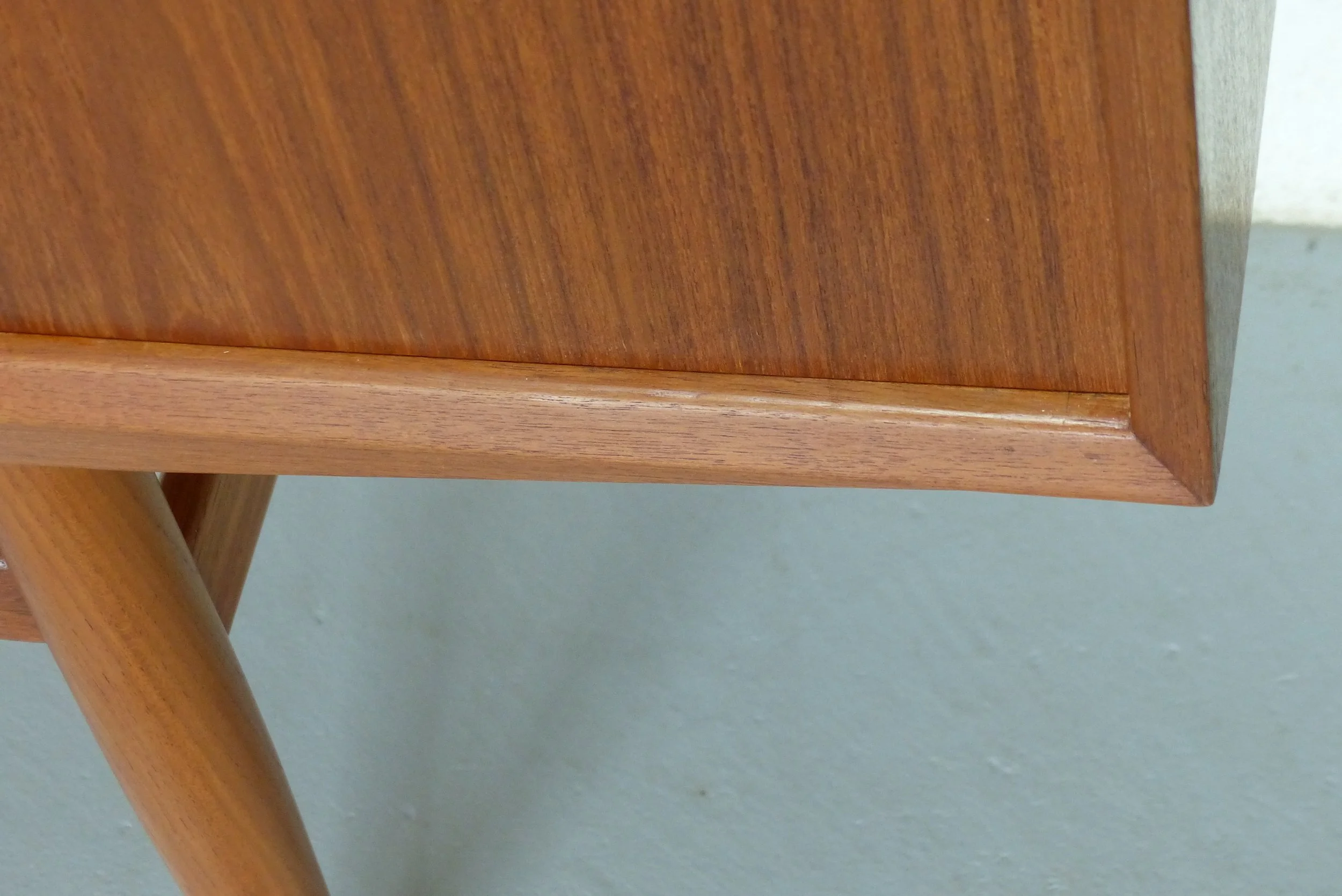 Buffet haut en teck Danemark Années 1960
