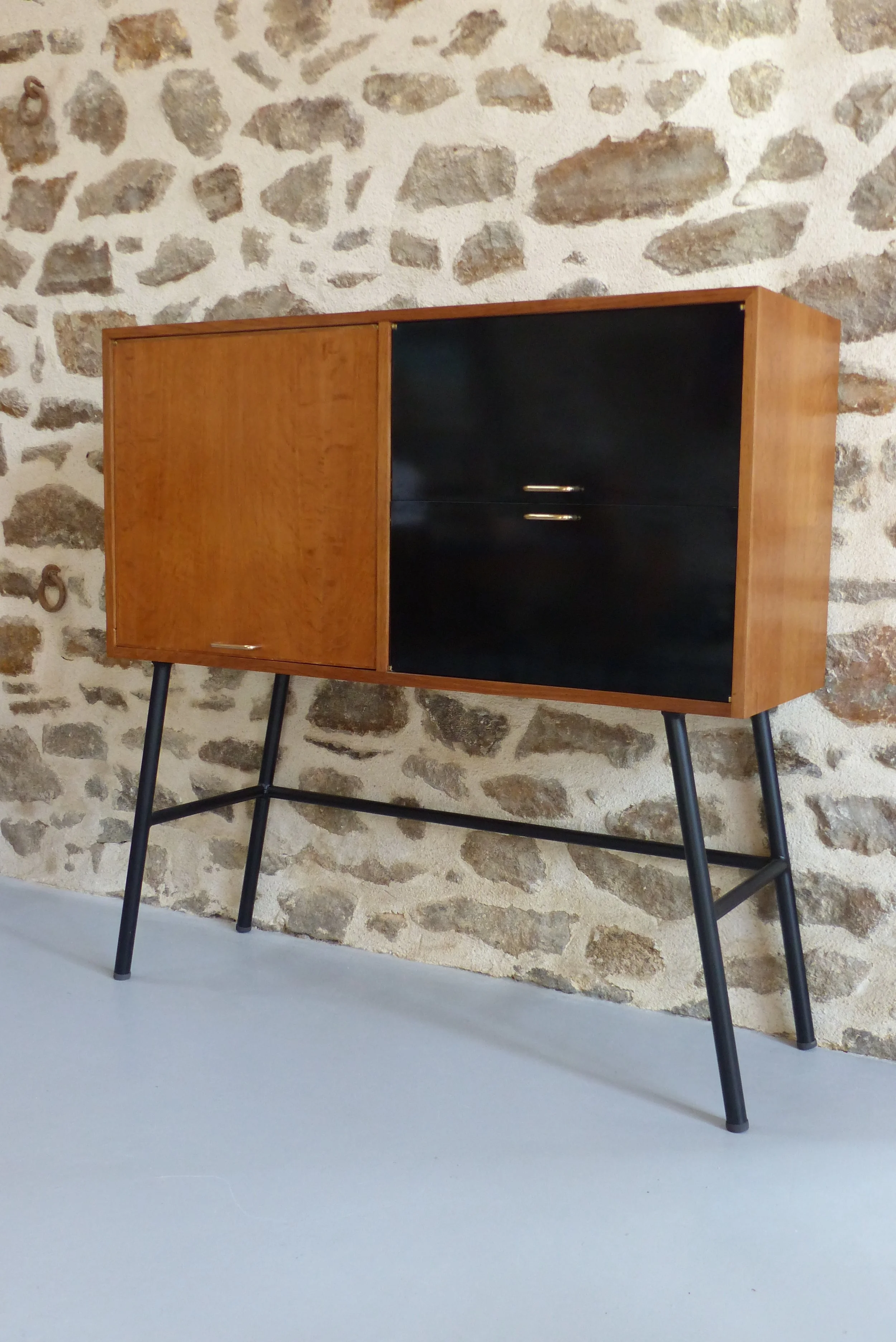 Meuble en chêne, formica et métal France Années 1950