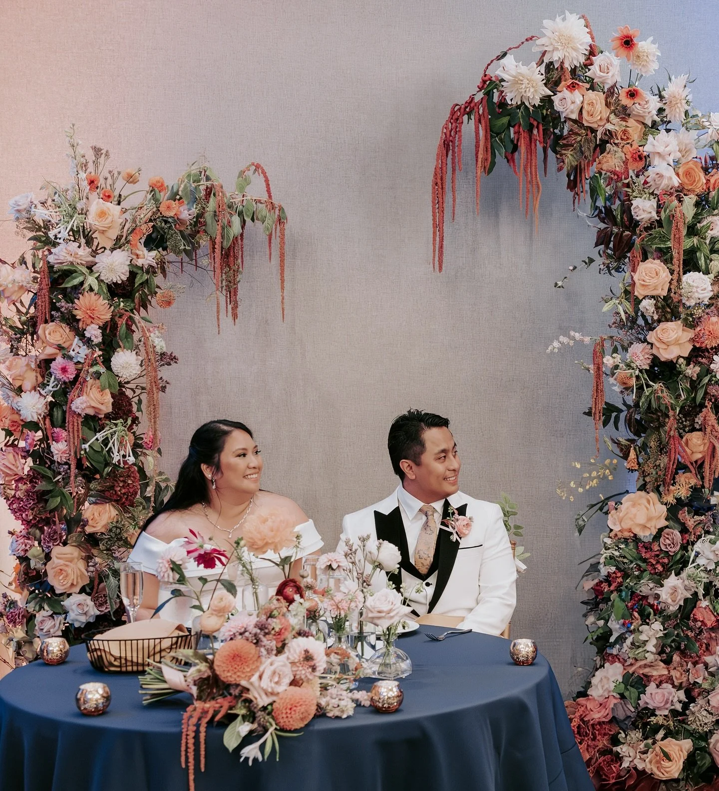 From cake table to a downright show-stopping sweetheart table&hellip; we didn&rsquo;t come to play, we came to slay. Blooms doing the most&mdash;just the way we like it. We&rsquo;re so honored to flower M+A big day!!

 #floraldrama #weddingwithwow #f