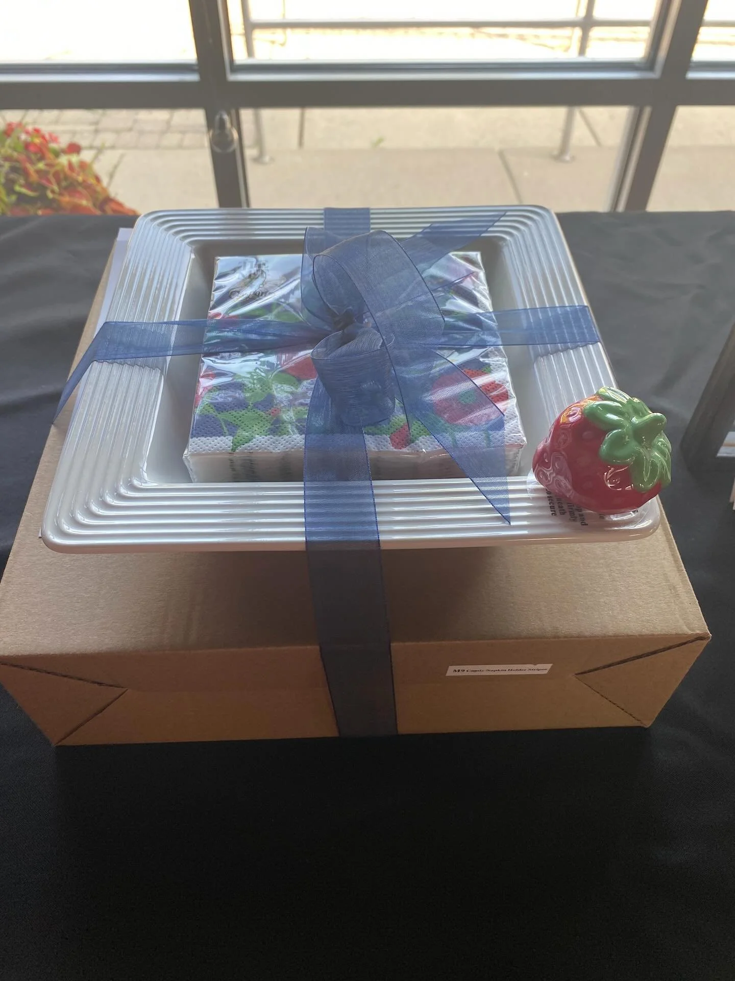 👀Sneak peek at one of our favorite raffle prizes for tonight&rsquo;s Bingo 4 ANNA!

Huge thanks to @fontana_home for donating some of our favorite @norafleming pieces&mdash;perfect for any season, any occasion, and definitely a crowd favorite! 💚

A