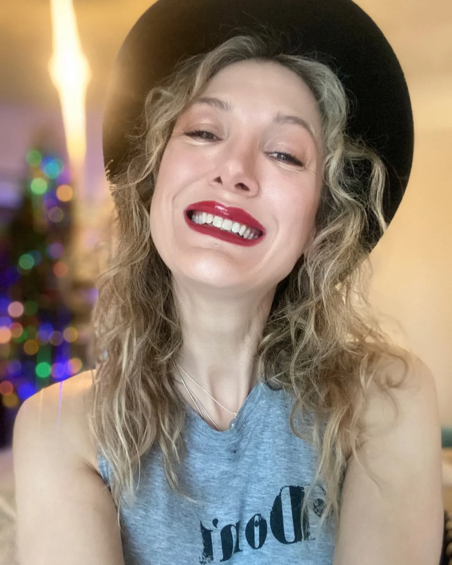 Happy first day of Christmas 🎄 I&rsquo;m over on Tik Tok rocking my single, sexy, spiritual lifestyle! Come join me. Wait for it&hellip; link in bio. Oh god! Im doing the influencer jargon again! #singlelife #spiritualgrowth #singleatchristmas #chri