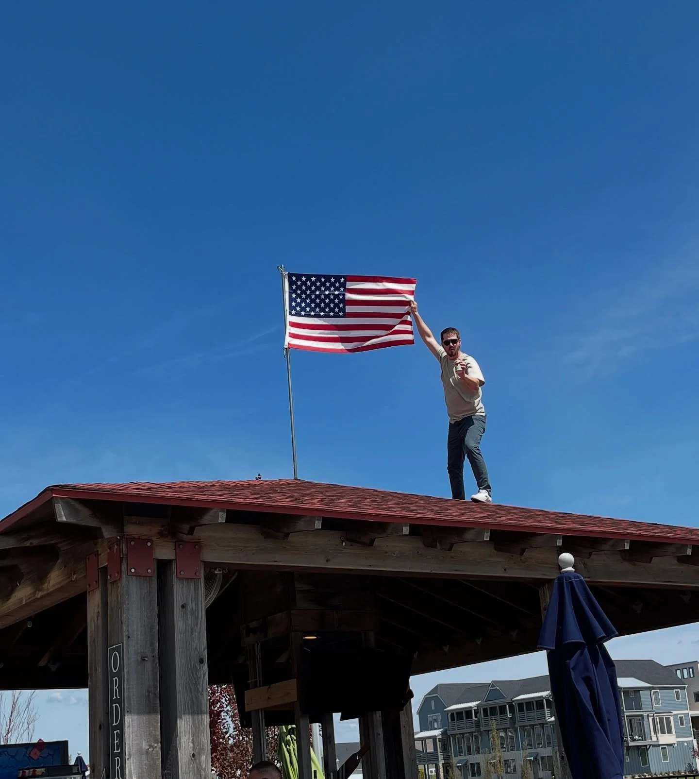 🇺🇸 We raised the flag&hellip; and that means dockside drinking season is officially ON at Plank&rsquo;s Tavern.

Chris from Watermark &amp; Camino Ranch Water stopped by to kick things off the right way fresh flag, crisp cans, and sunshine on the w