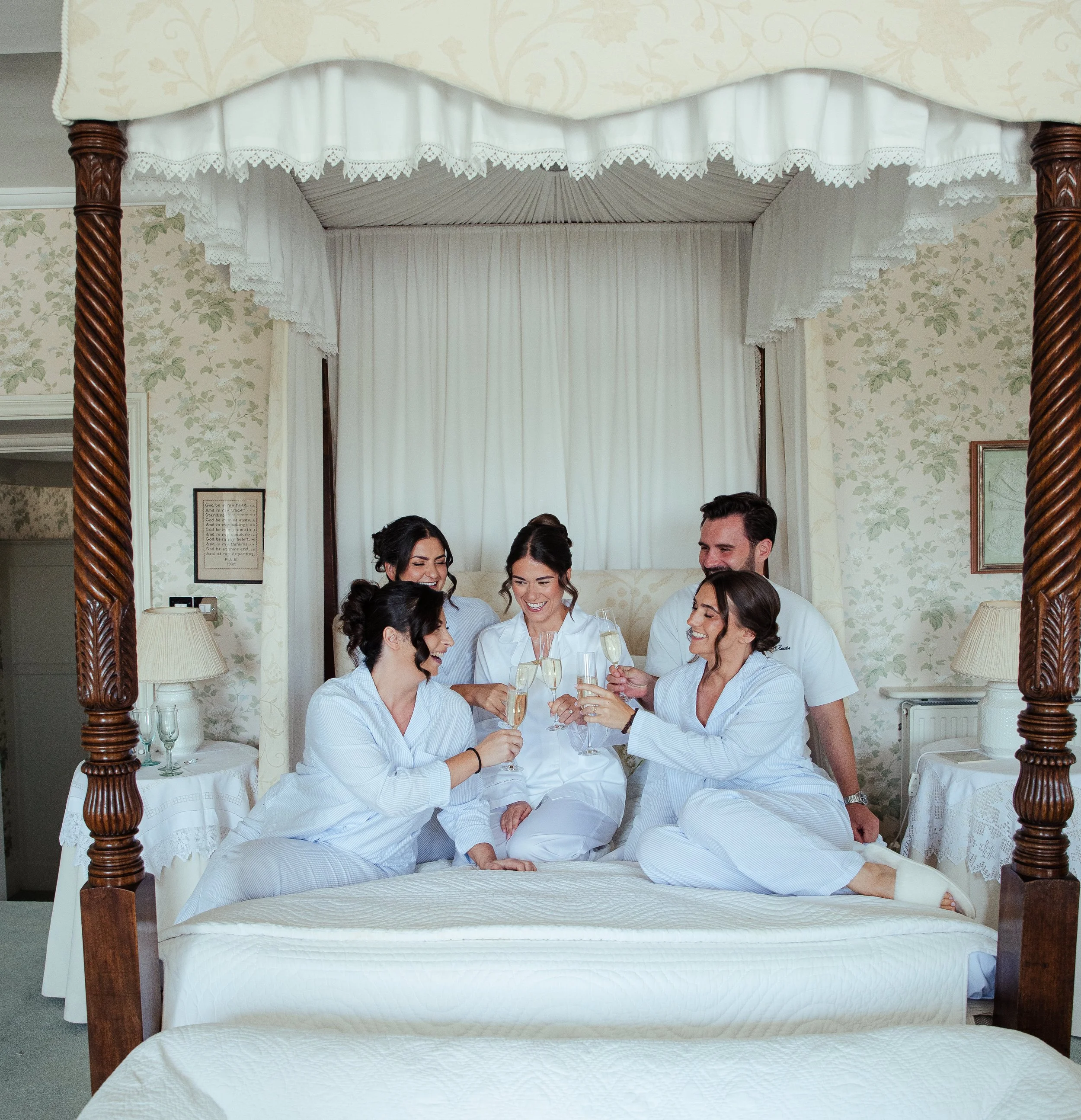 Ell & Cameron - Getting Ready-Guests-40.jpg
