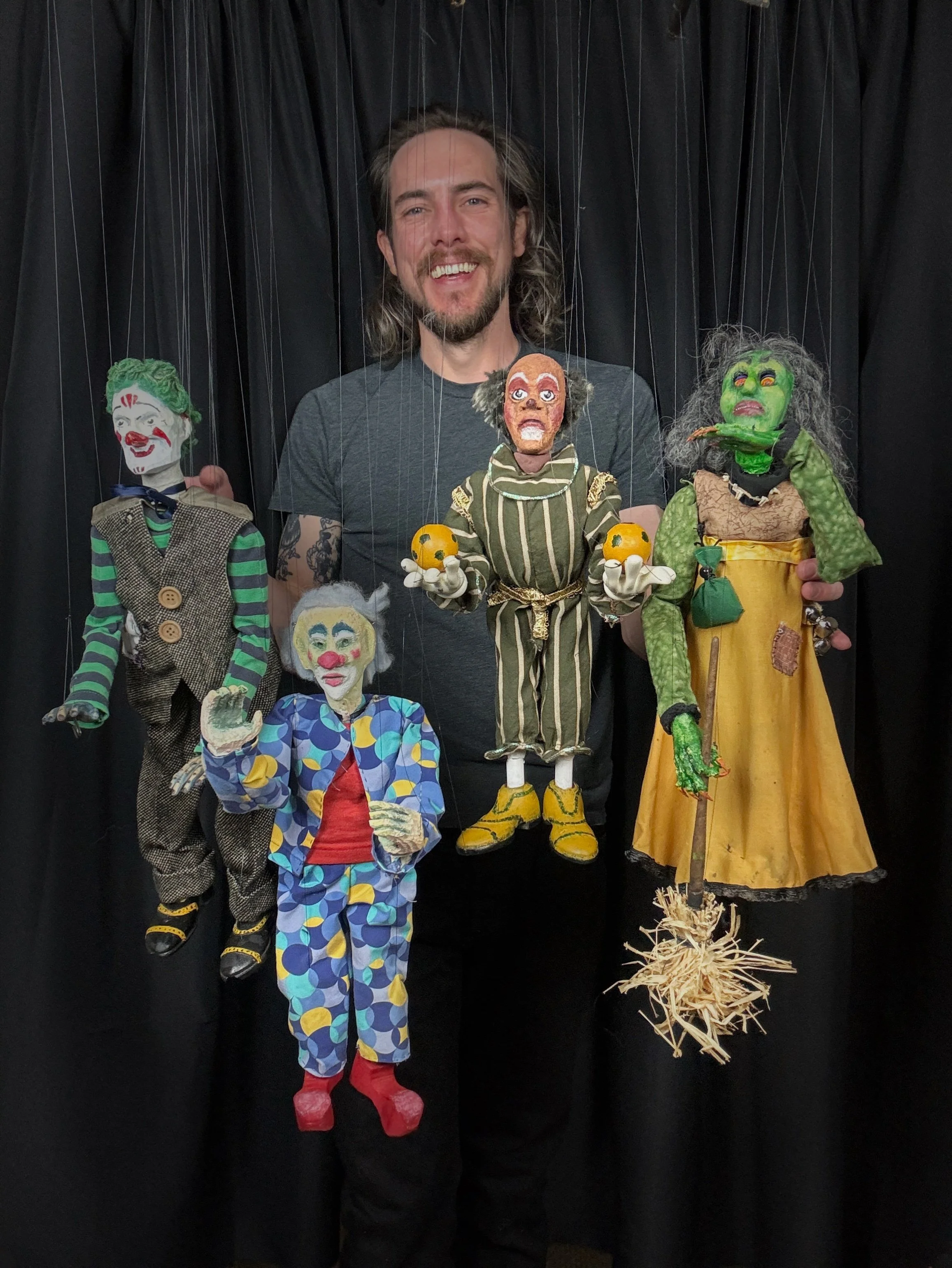 String Puppet Circus