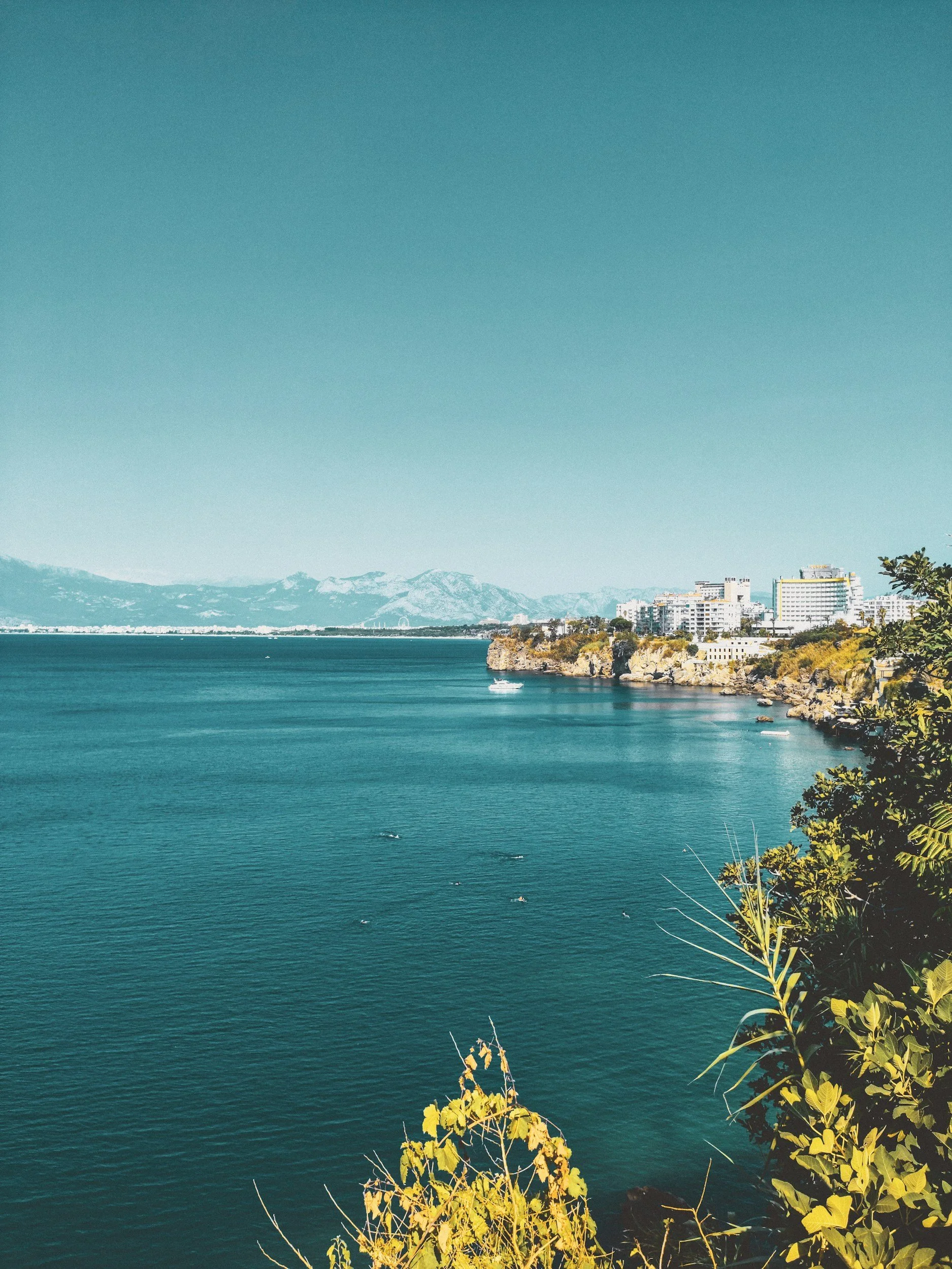 Living in Spain vs. Other European Destinations: Pros &amp; Cons