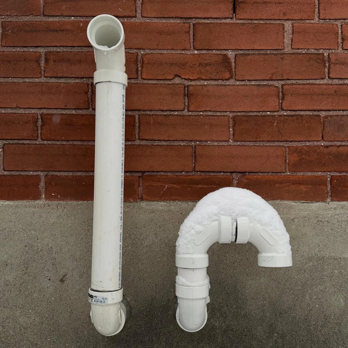 Snow Day PSA: clear your exhaust and intake pipes to keep furnace and hot water heater functioning properly! 👍

💌
keshia@movewithconfidence.ca