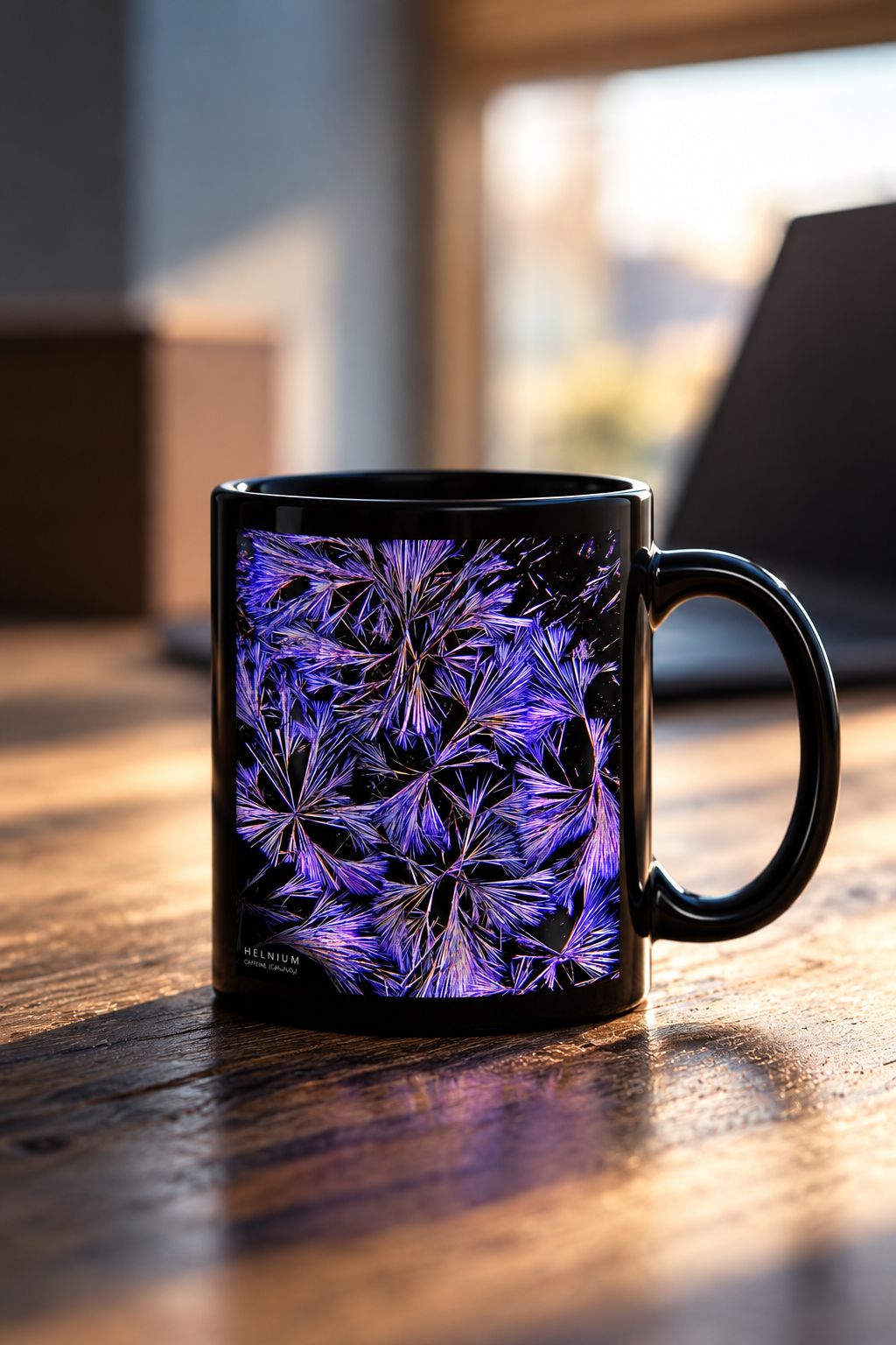 Mug noir aux cristaux violets HELNIUM.png