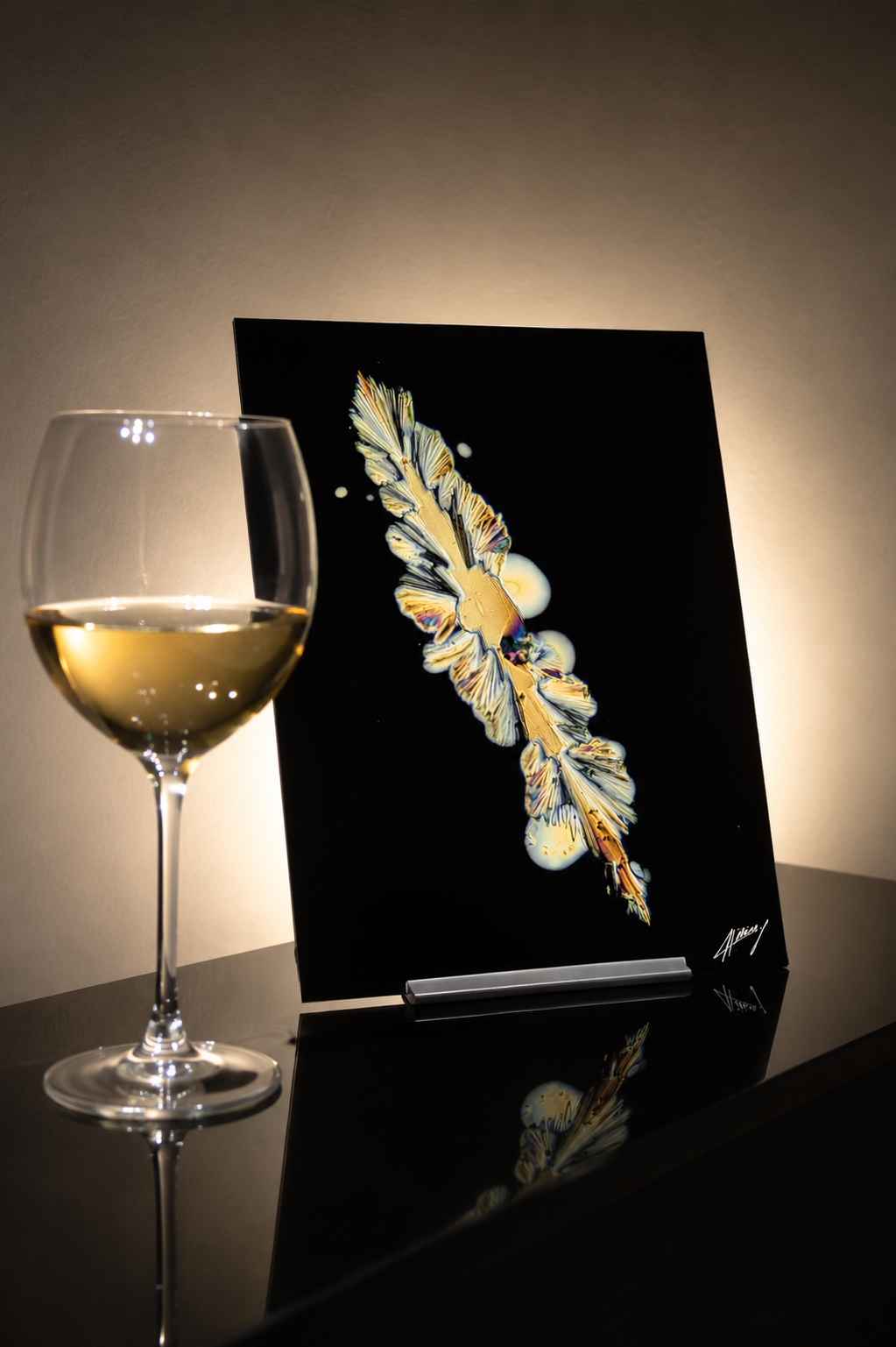 The Nobel Wine : White Wine Feather Crystal | Acrylic Desktop