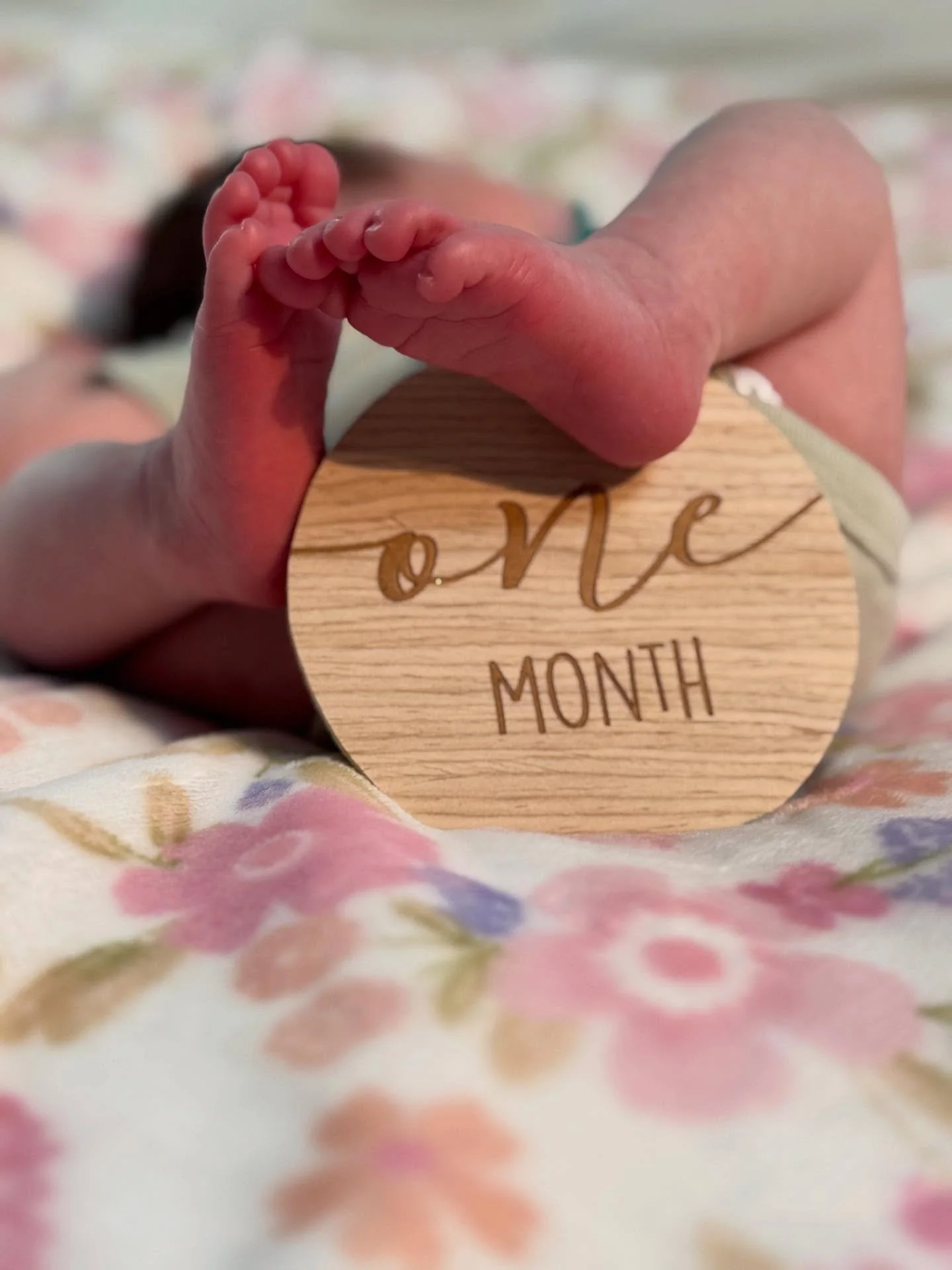 It&rsquo;s the tiny details that matter most 🎀💕 #newbornphotography #longislandphotographer #onemonthphotoshoot