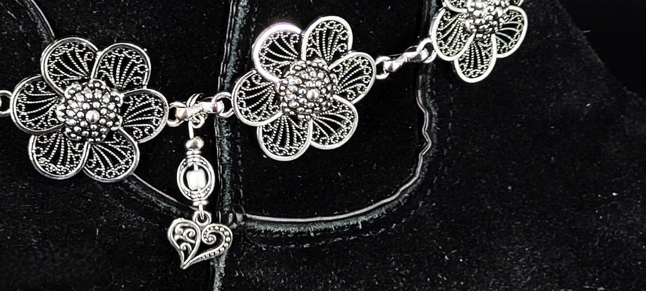 https://i.etsystatic.com/50352175/r/il/642771/6029715237/il_fullxfull.6029715237_issa.jpg