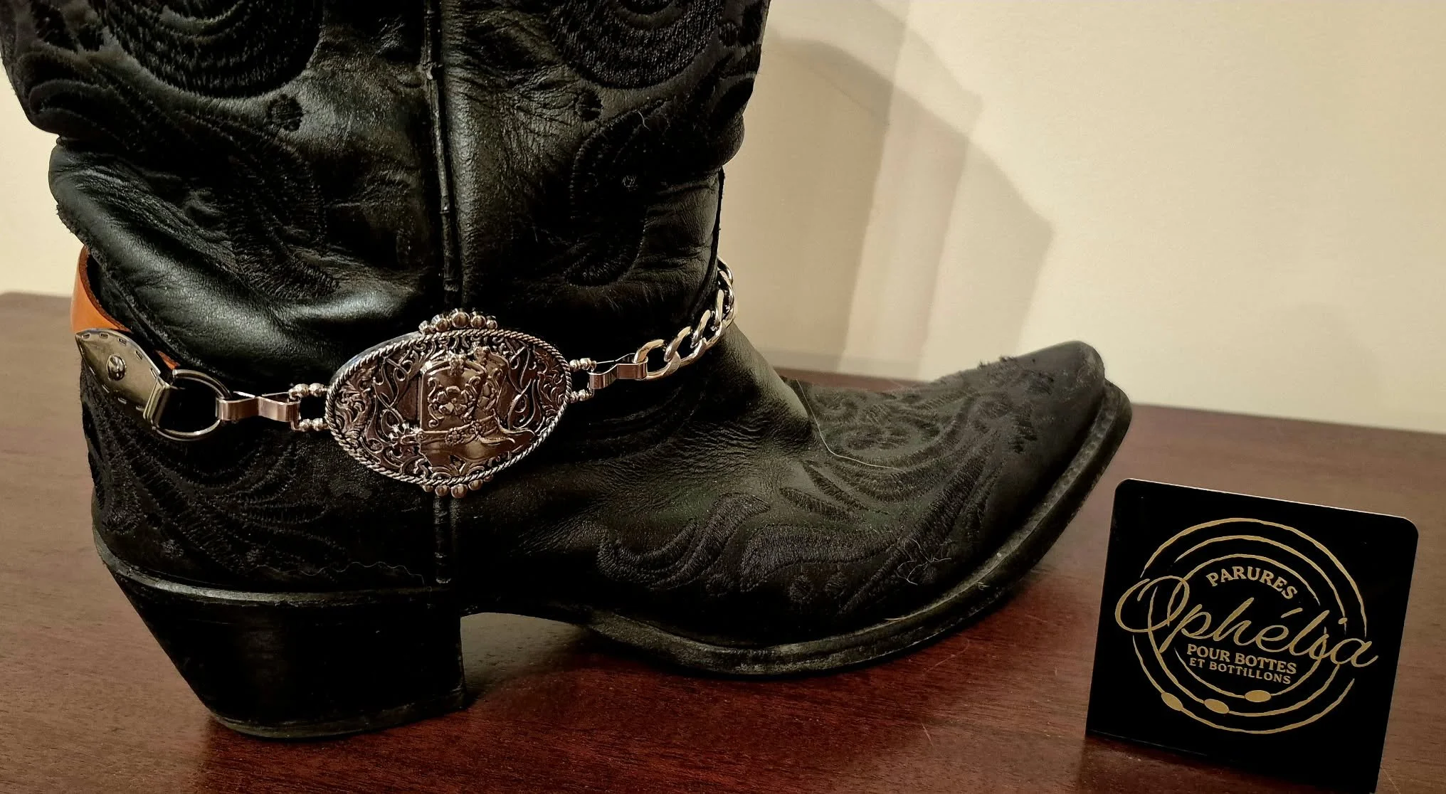 Tangata - Bijoux Bottes -lanière de cuir-pastille bottes de cowboy argent