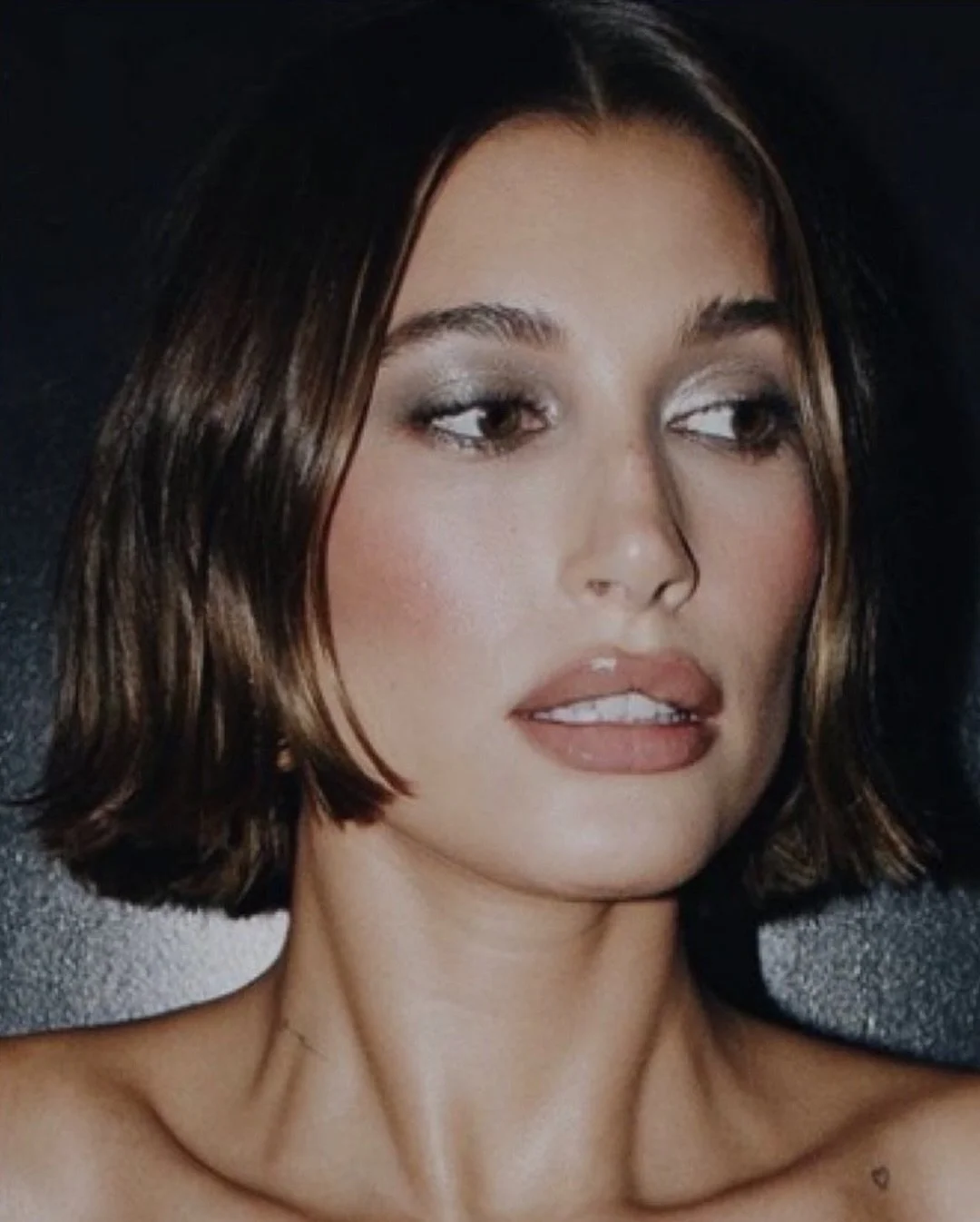 Cut it like a Bob 🤍

Der Bob ist und bleibt ein Dauerbrenner &ndash; und zeigt sich 2025 vielseitiger denn je.
Aktuell im Trend: sanfte Wellen, glatte Oberfl&auml;chen
und der Flicked-out-Bob mit Retro-Feeling. ✨

Mehr zur Bob-Frisur 👉 Link in Bio
