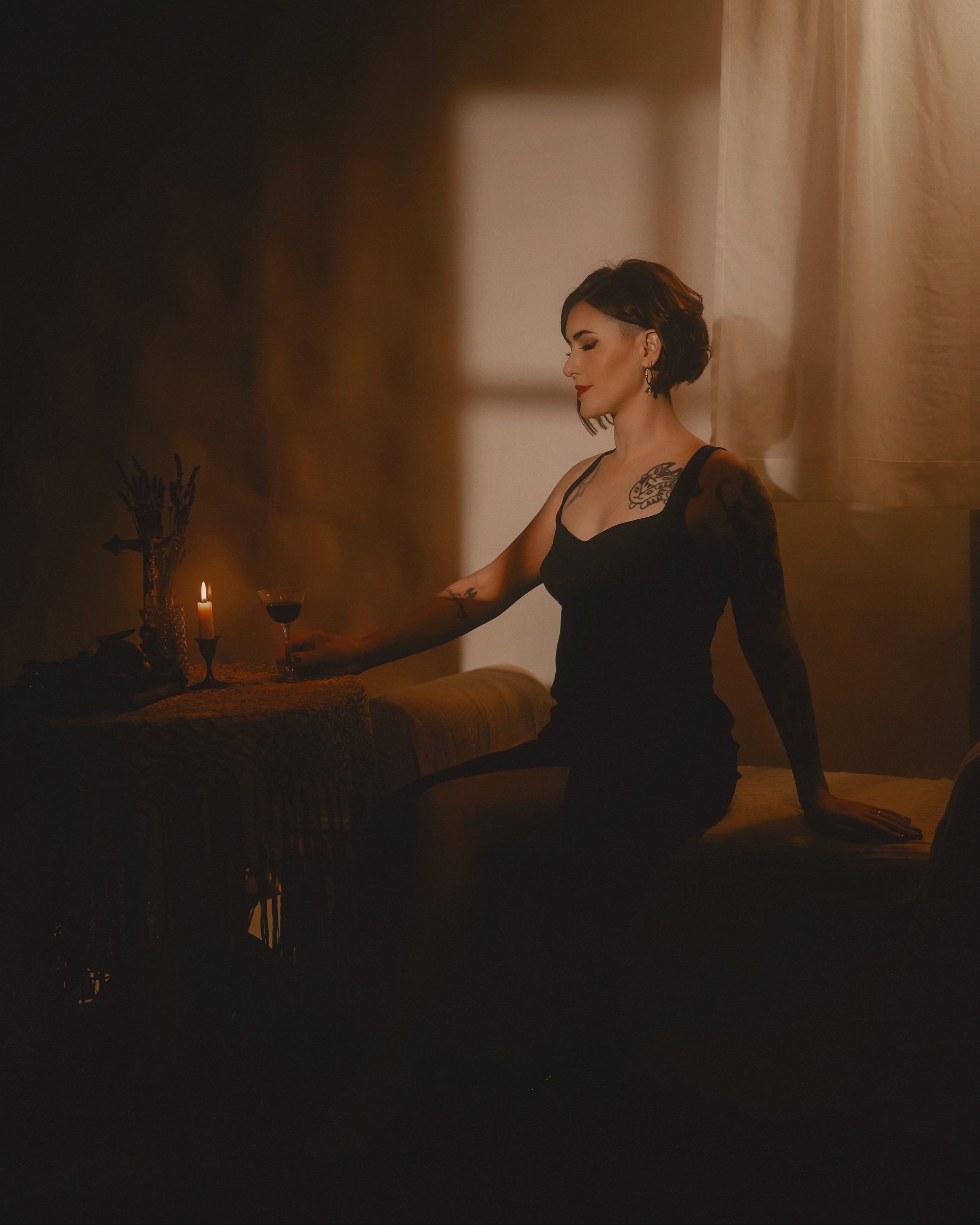 Photo of gothic romance author Natalie Kikic