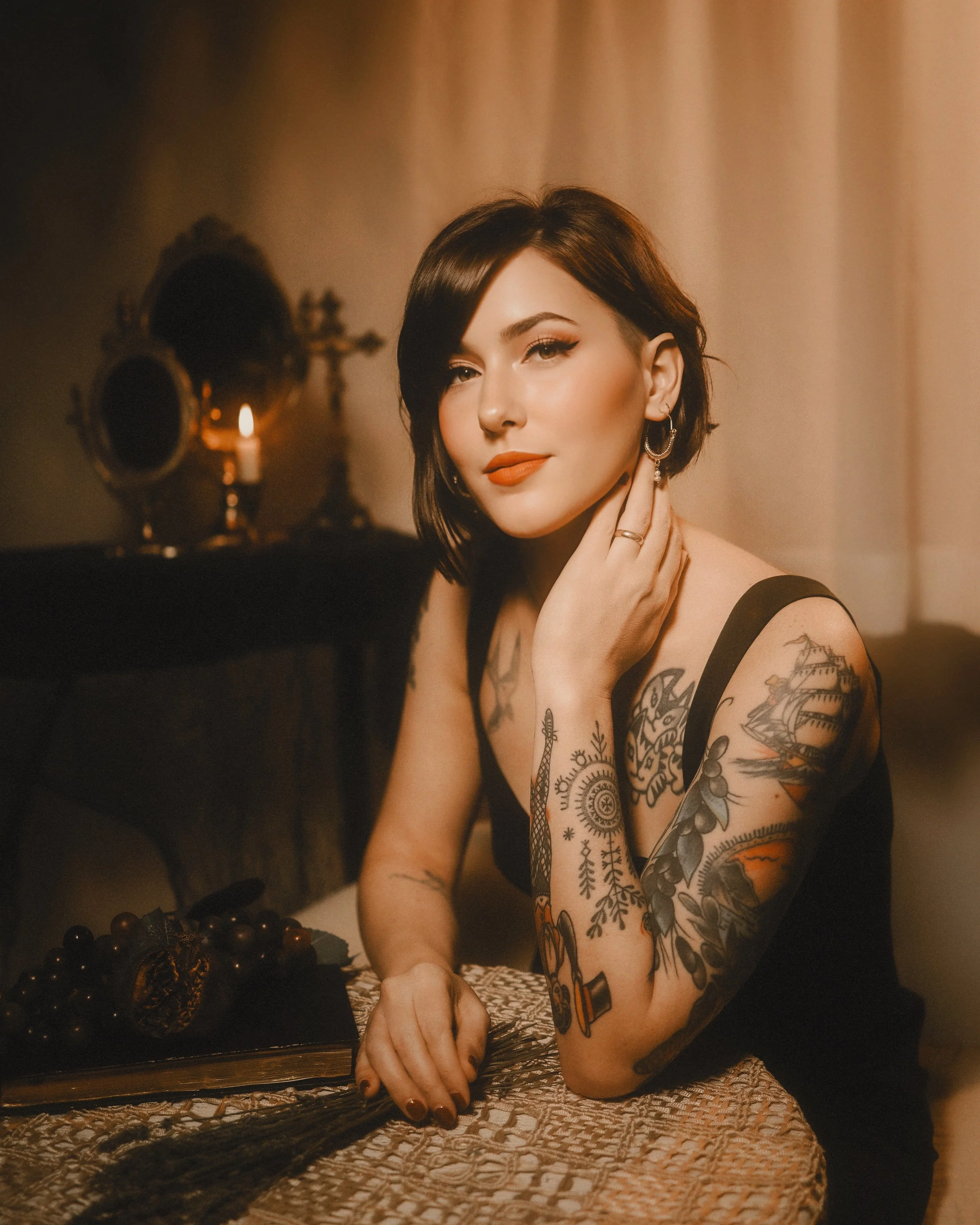 Headshot of gothic romance author Natalie Kikic