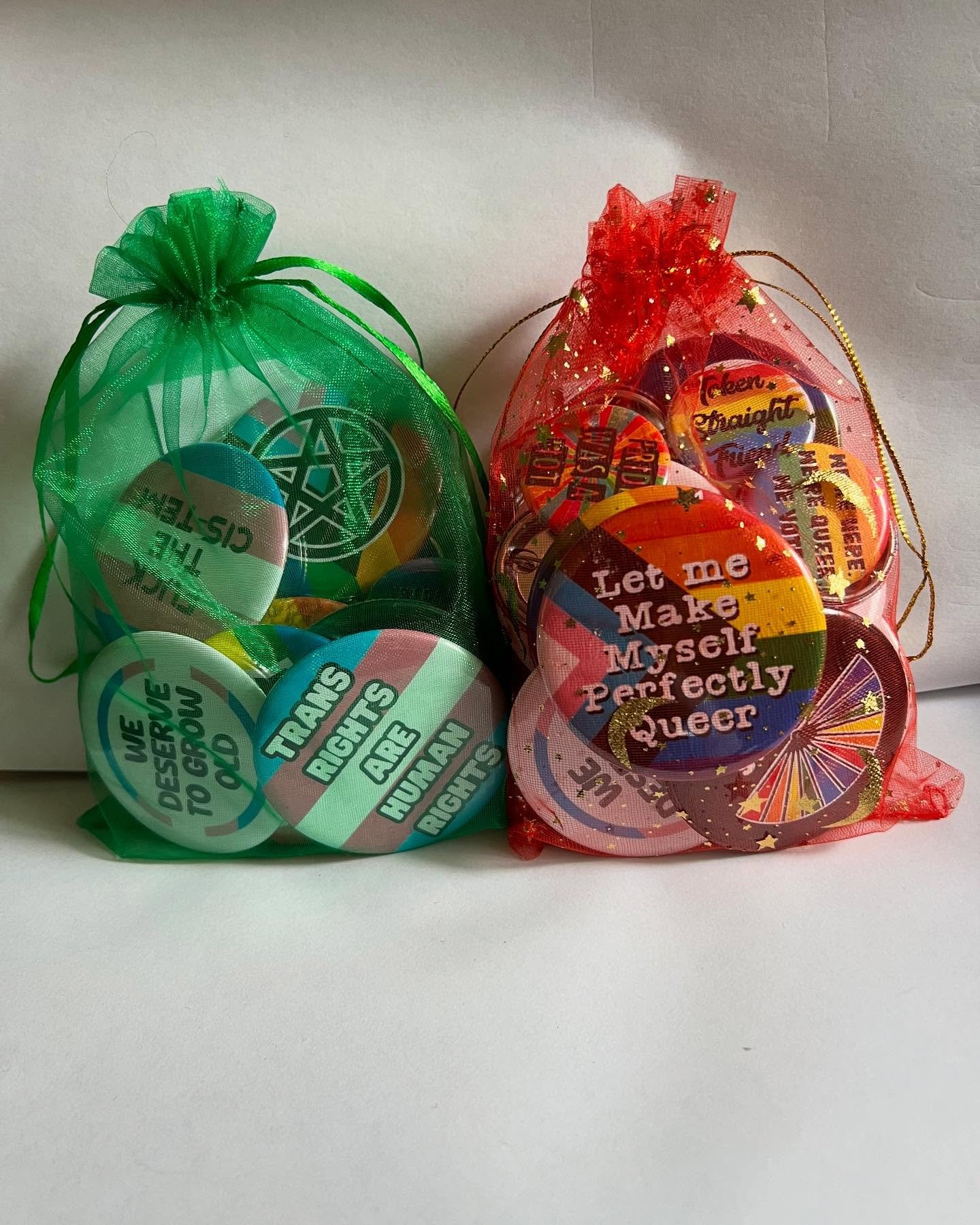 Some button bags off to raffles to benefit @highlandspridealliance and @mytransnetwork.