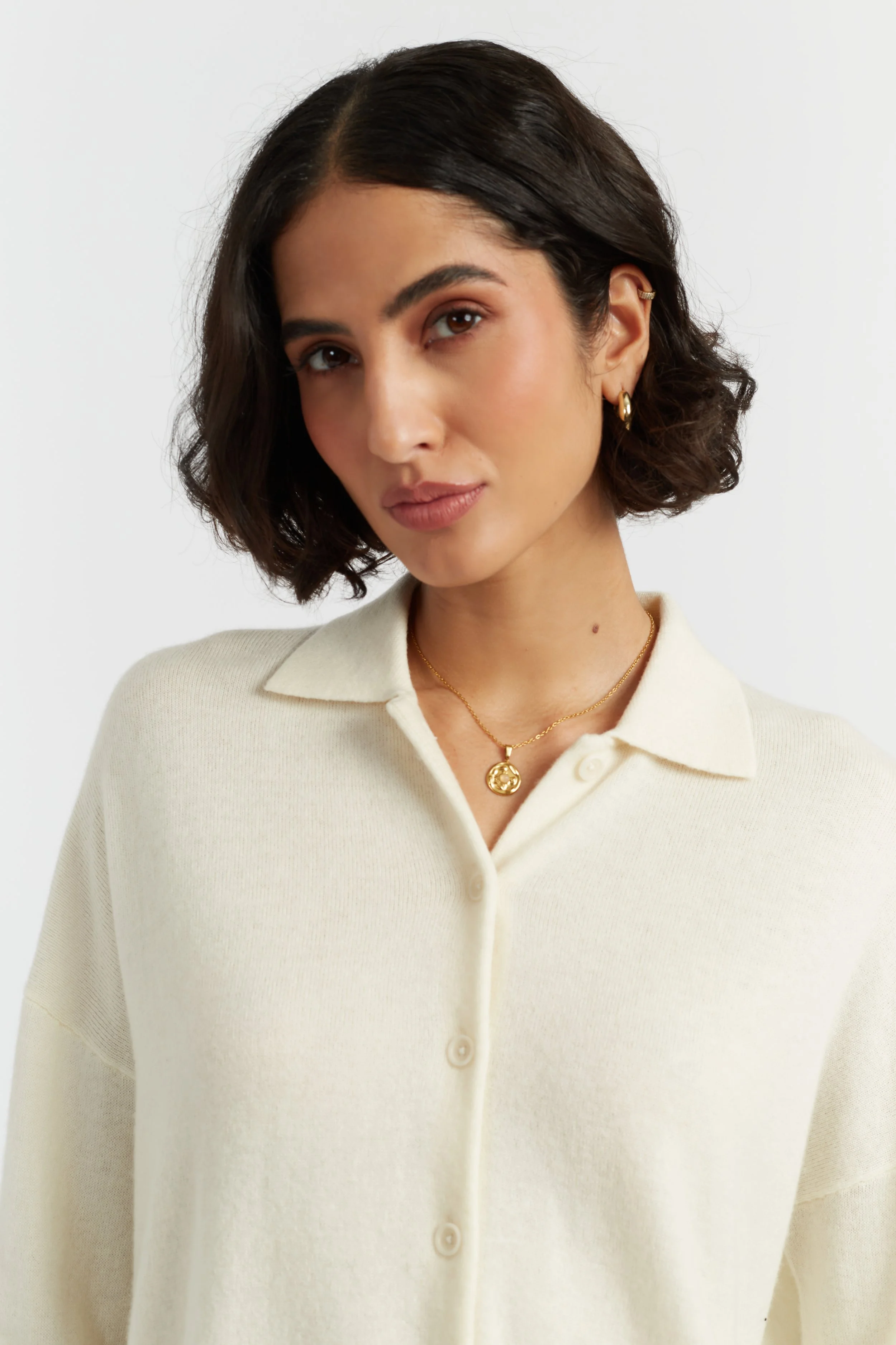 AUTUMN BASICS_KAW2544_THE OVERSIZED SHIRT_CREAM_D.jpg