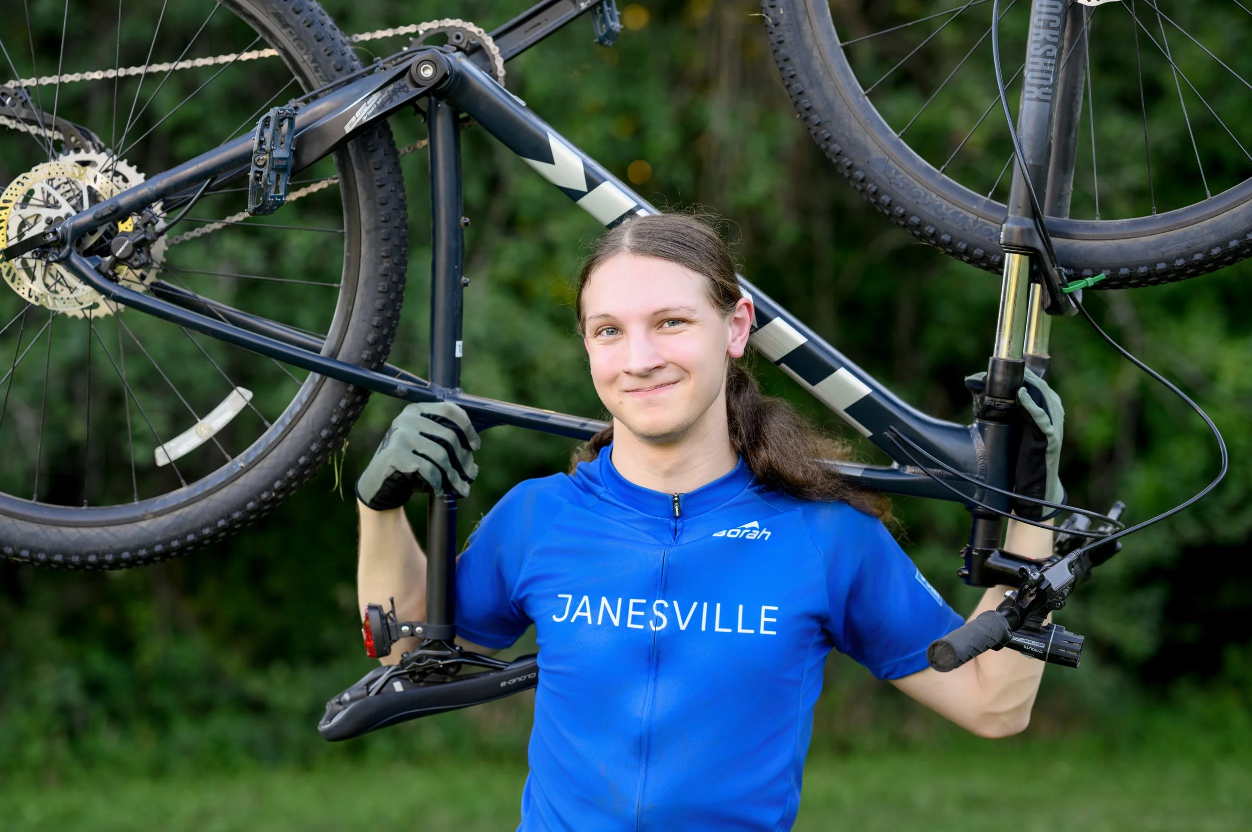 cycling portrait in janesville, wi senior portrait session
