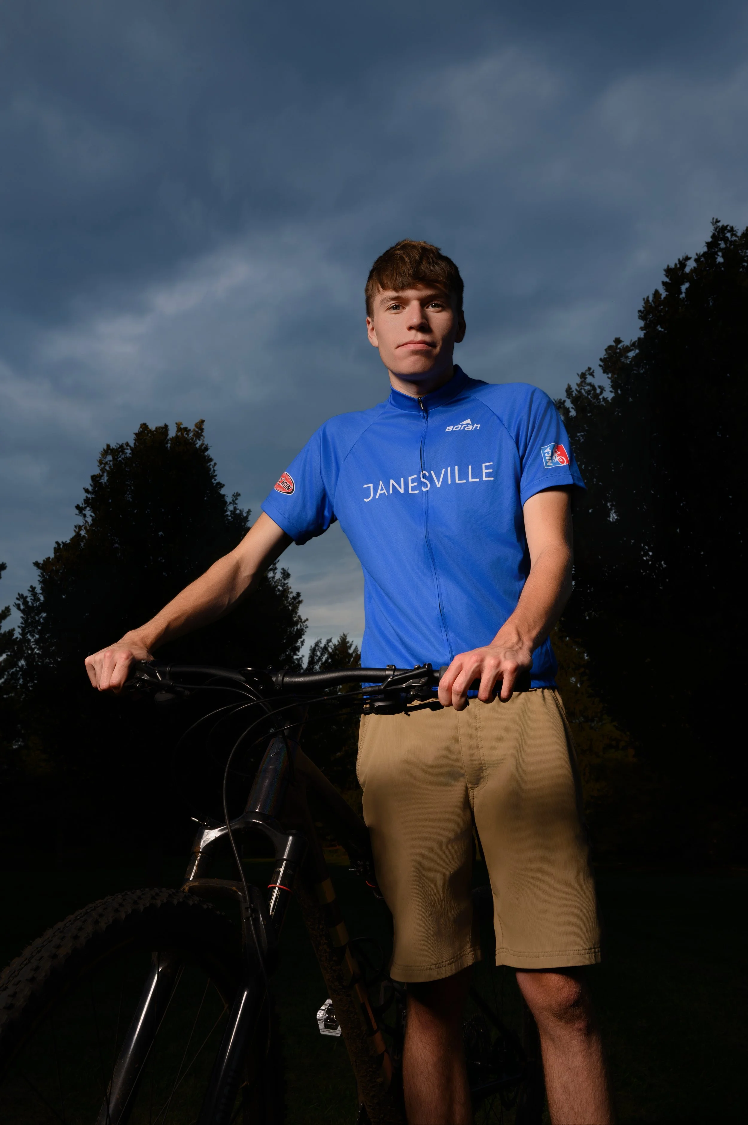 sports portrait for a high school senior in janesville wi