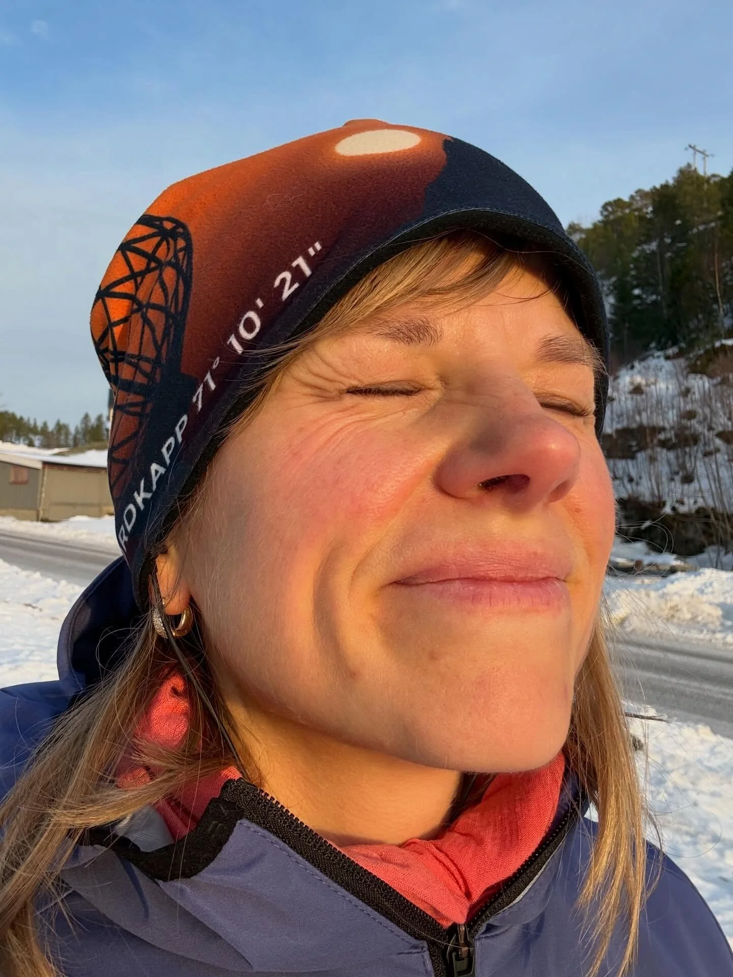 Bli bedre kjent med meg👇🏼

Disse bildene, tatt n&aring; i januar, var fra en utfordrende periode for meg (kommer tilbake til det i en senere post), men jeg kjente likevel p&aring; glede og takknemlighet her🌅🙏🏼✨

Sol, pust og bevegelse er noen av