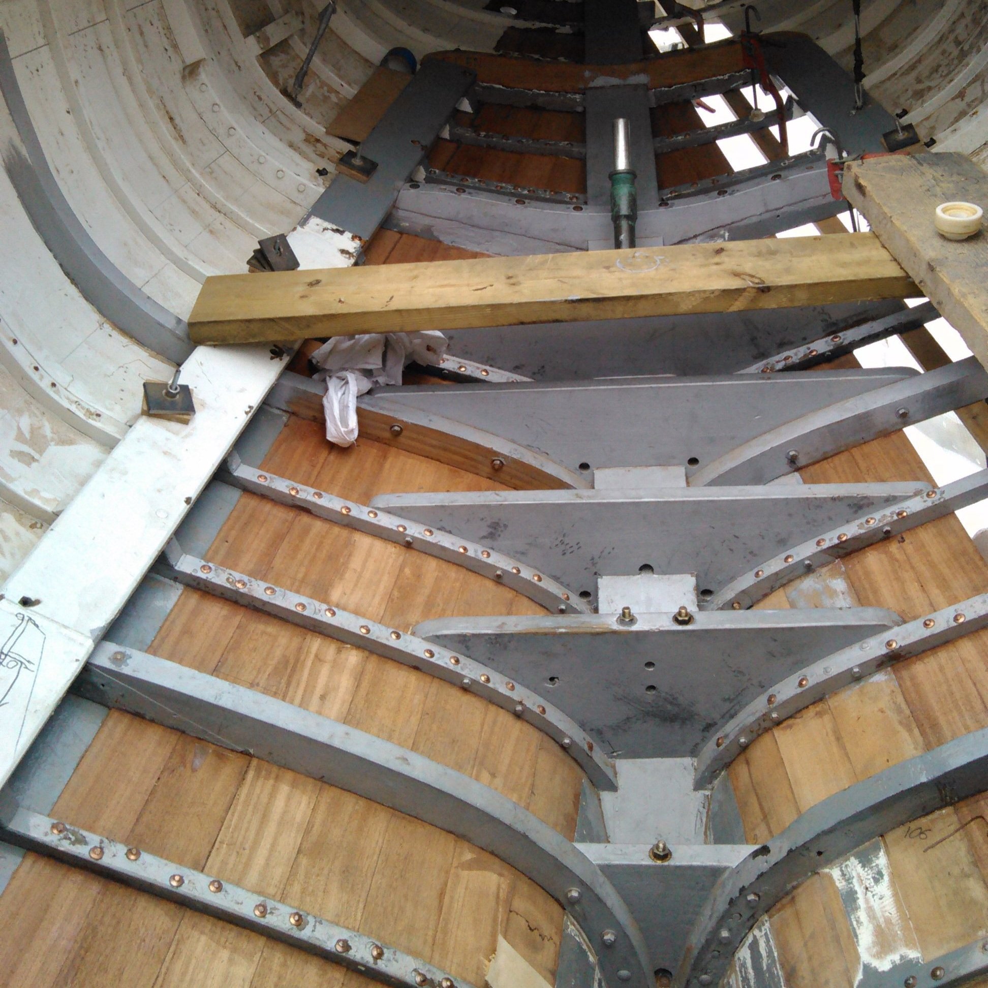 Carvel re-planking of a classic racing yacht