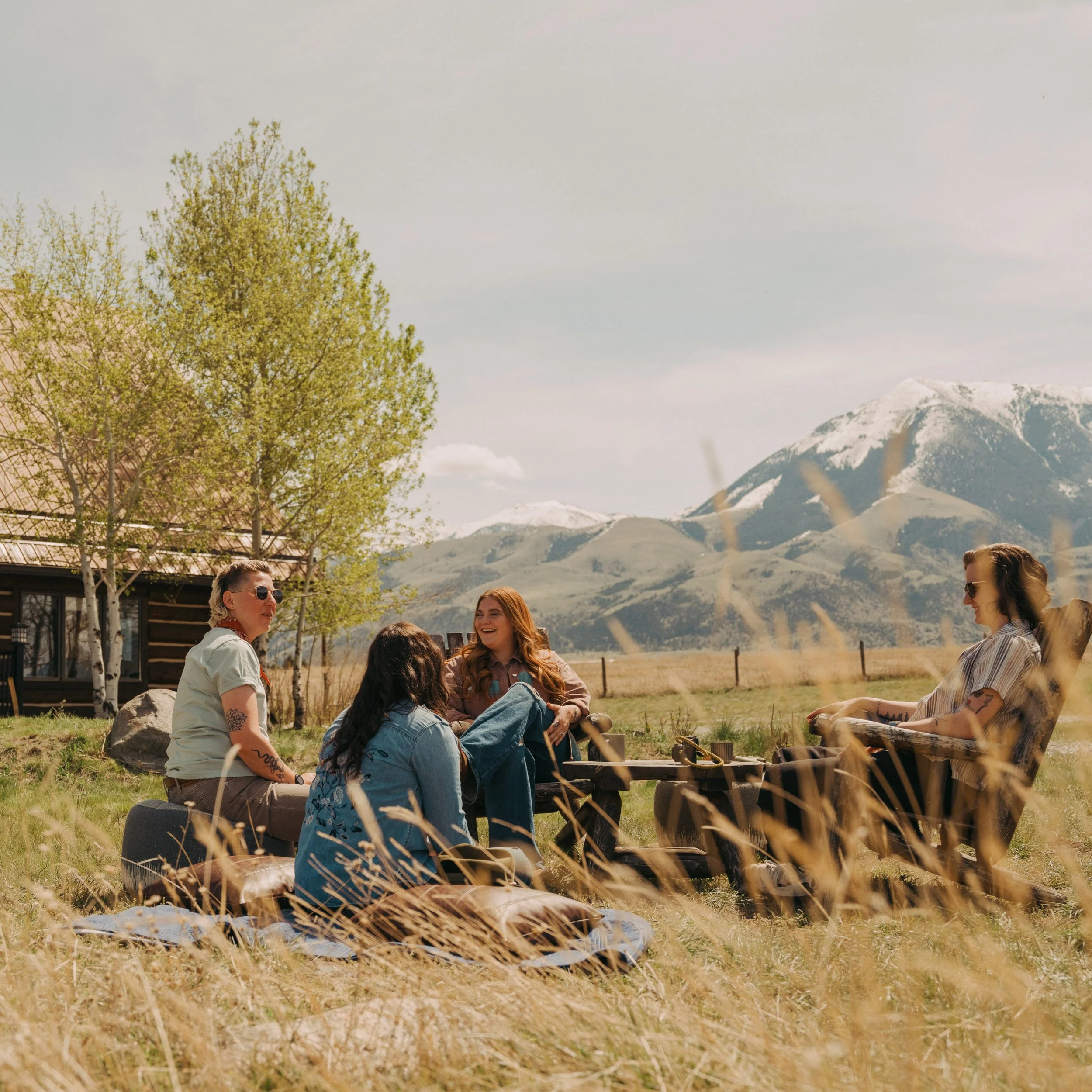 Back in May, I went to Montana to be in a @vrbo commercial with 3 of my favorite people. I&rsquo;m not sure what else to say or caption this, but I wanted to document this moment! Talk about an unforgettable experience. 

Thank you, @wearecraft!!