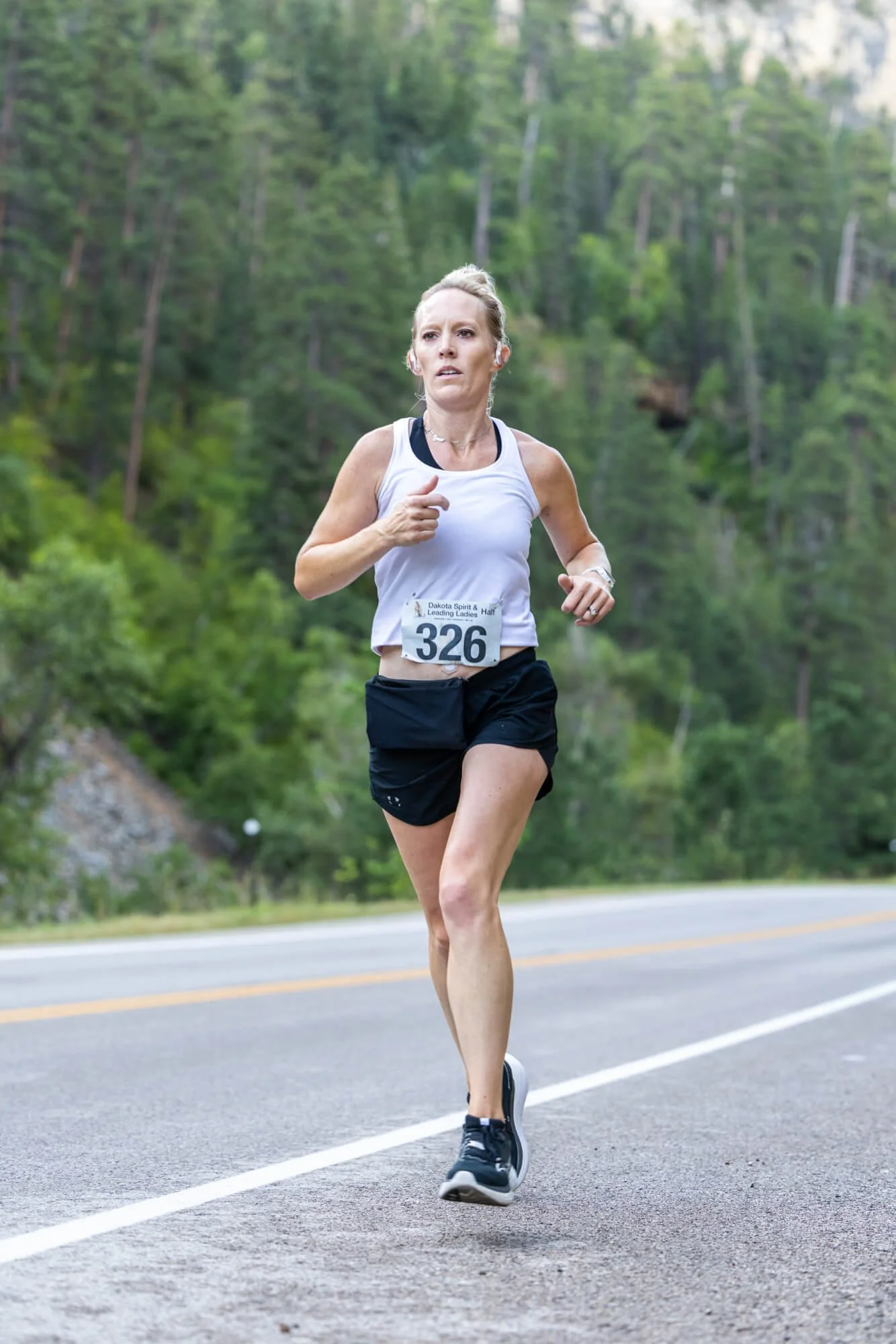 SierraHopp_LeadingLadiesMarathon-100.jpg
