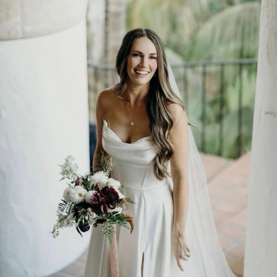 This So Cal Bride! The photo is way too beautiful not to share! We loved being a part of your big day, @reginagloria1 💋

#makeup
#beauty
#wedding
#bride
#photography