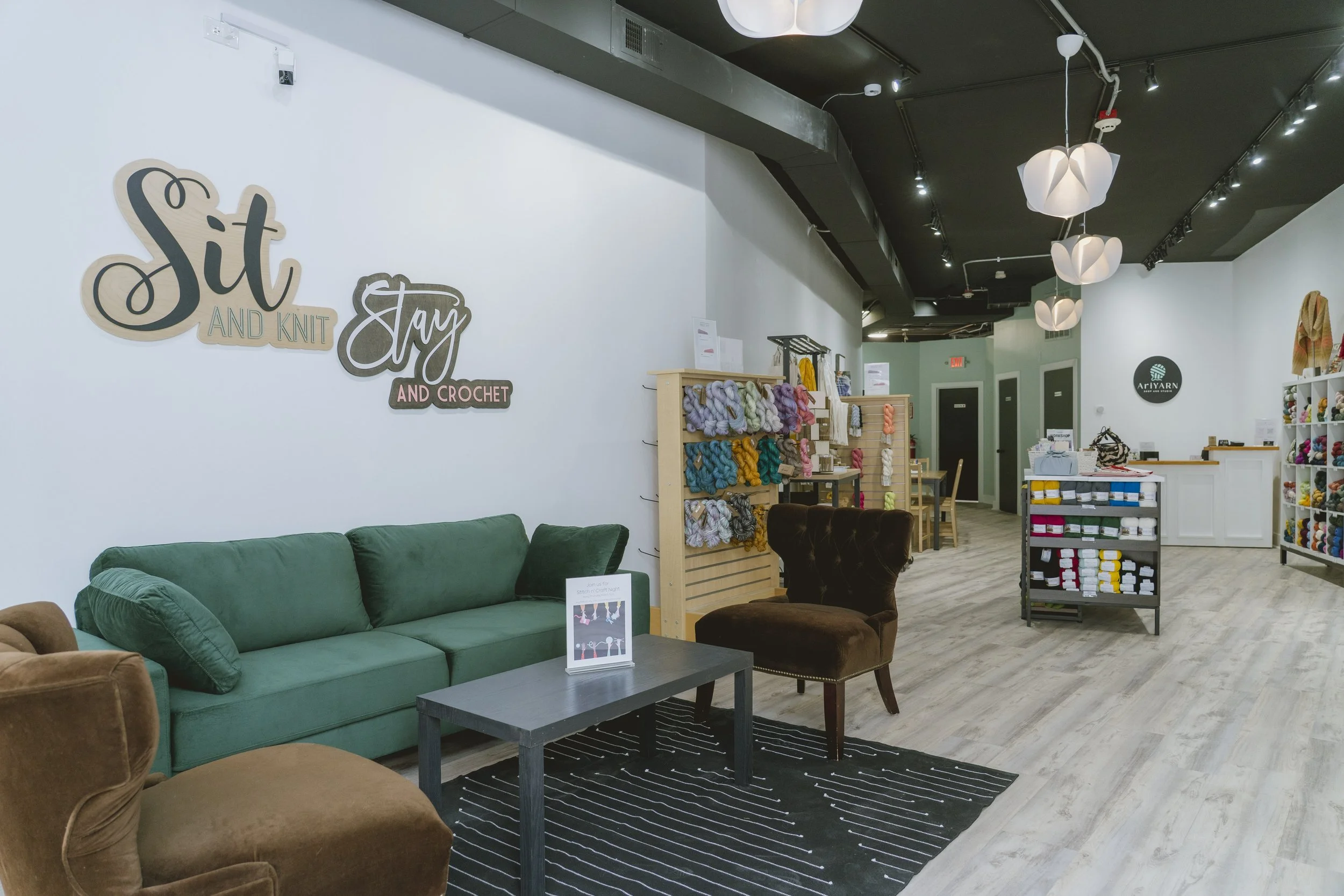 Best Yarn Shops in Chicago: 2025 AriYARN Guide